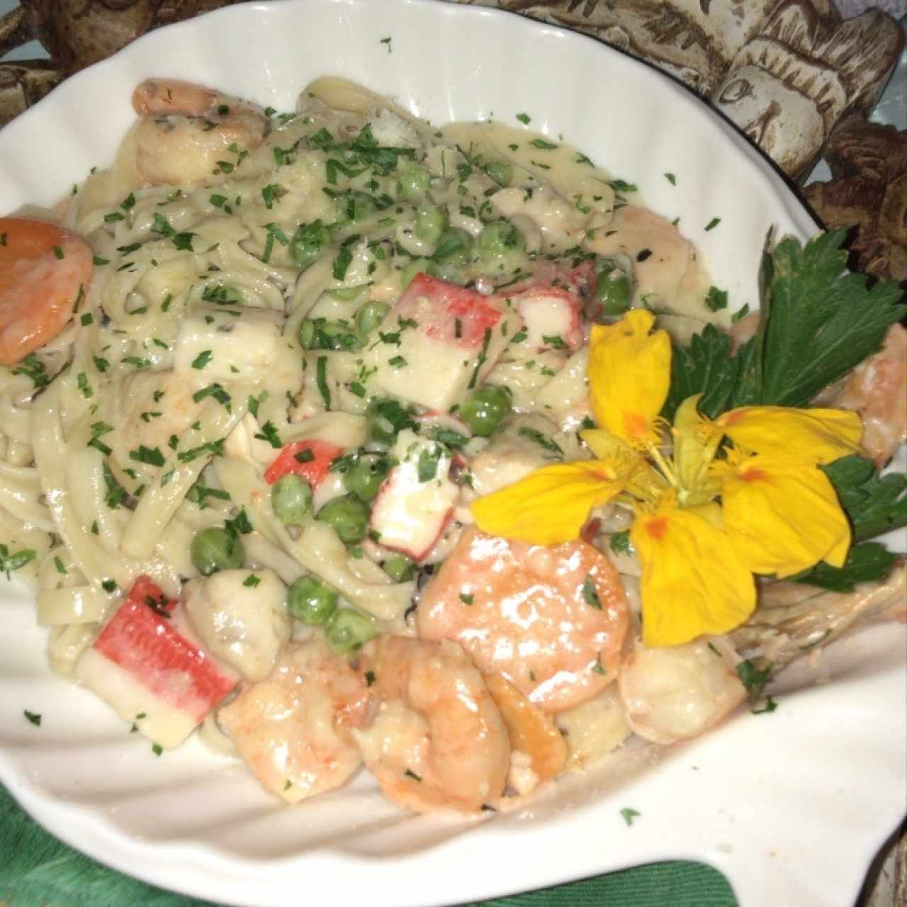 pasta alfredo con mariscos