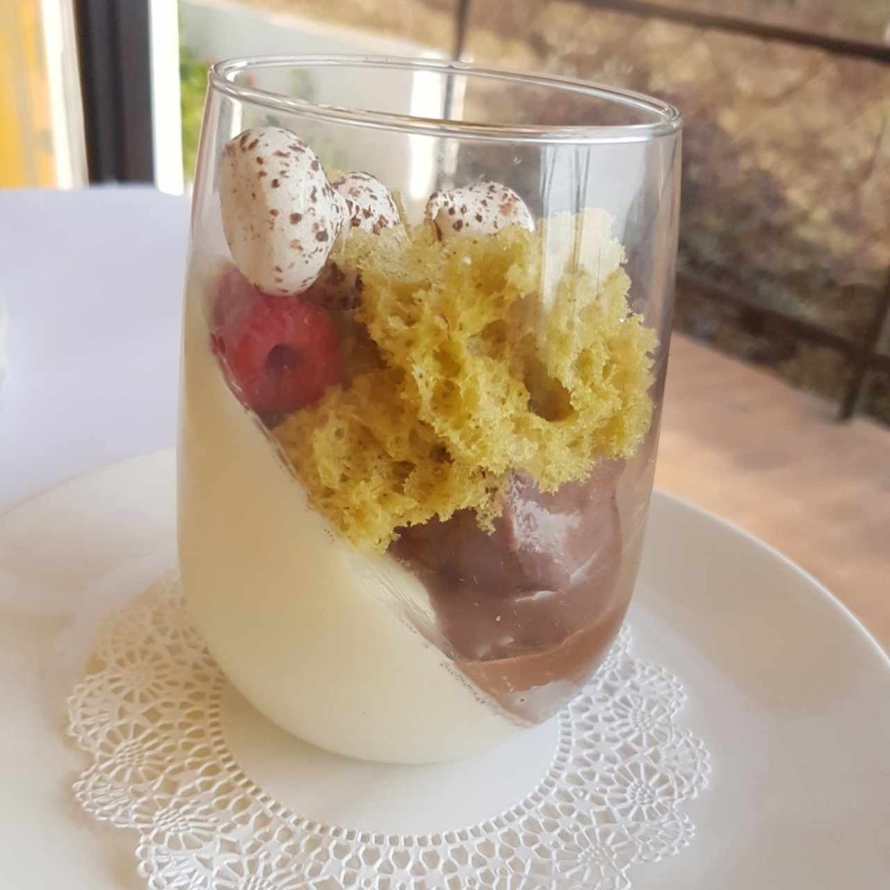 Panacota Nutella con merengues y esponja de pistacho
