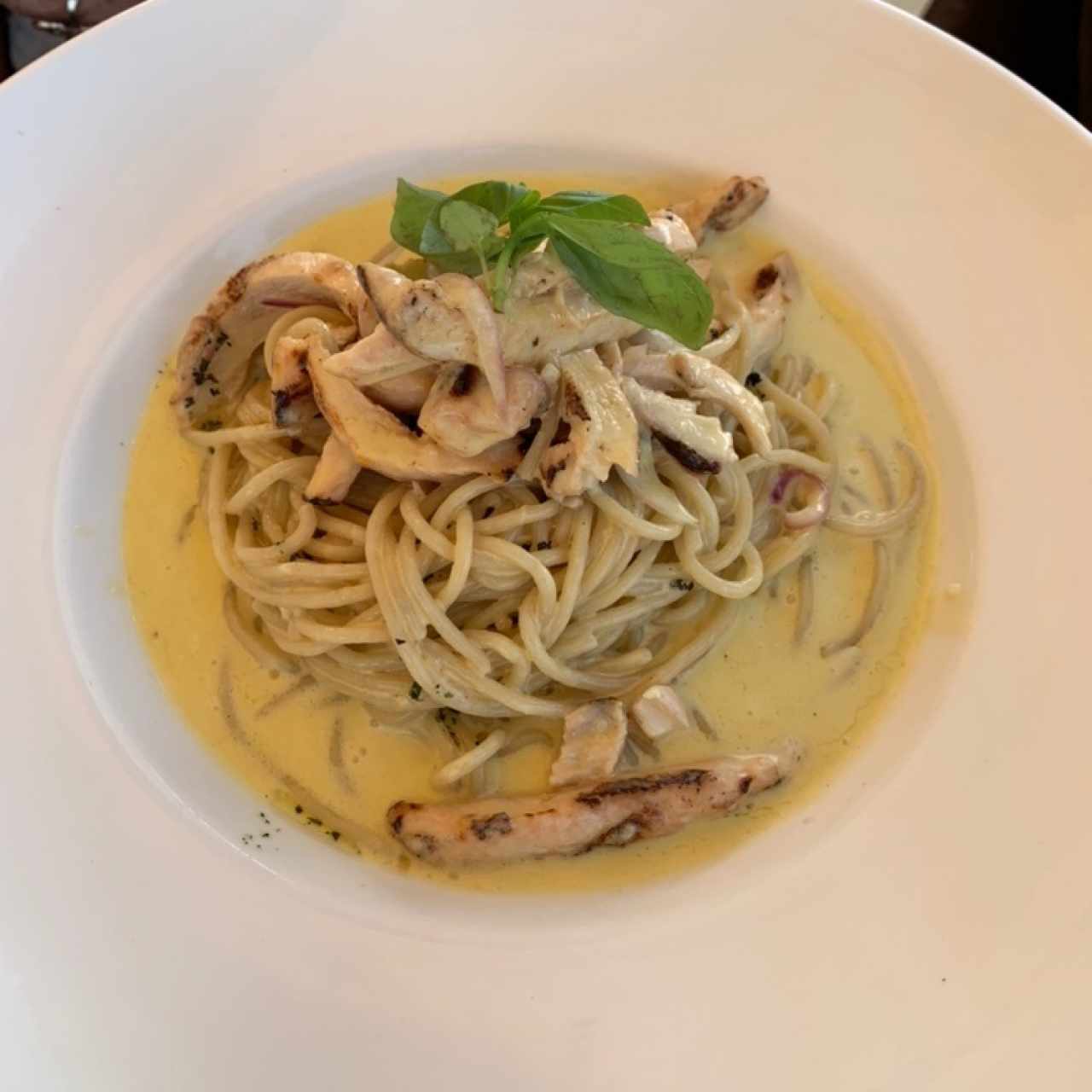 Pasta Alfredo con pollo