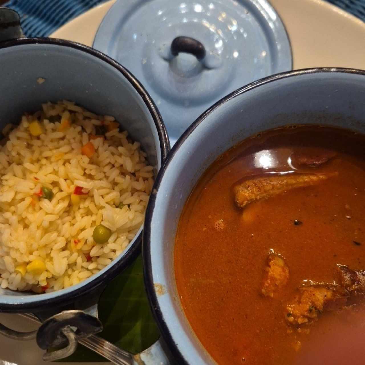 Frijoles rojos con Costilla Ahumada y chorizo de tecpan