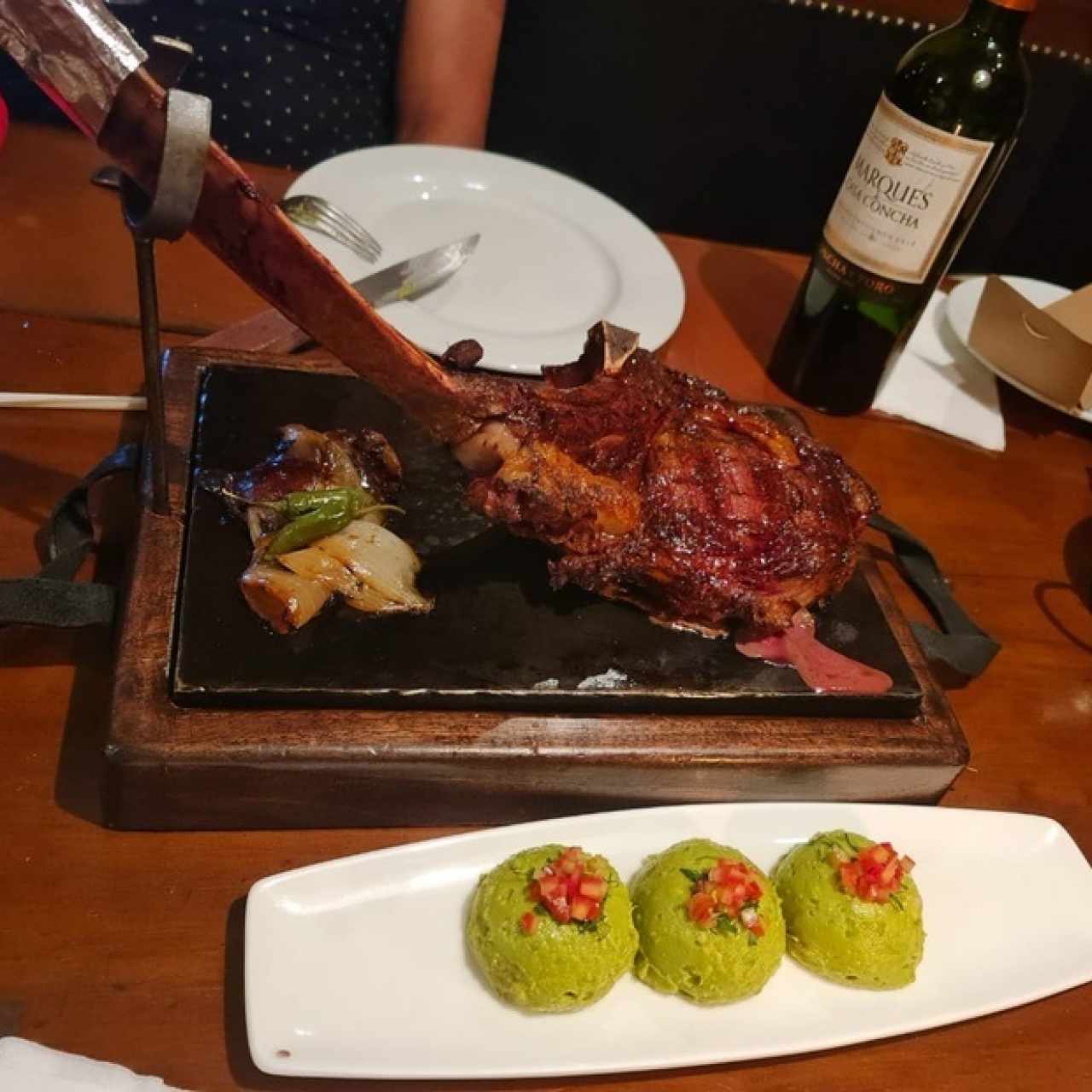TOMAHAWK