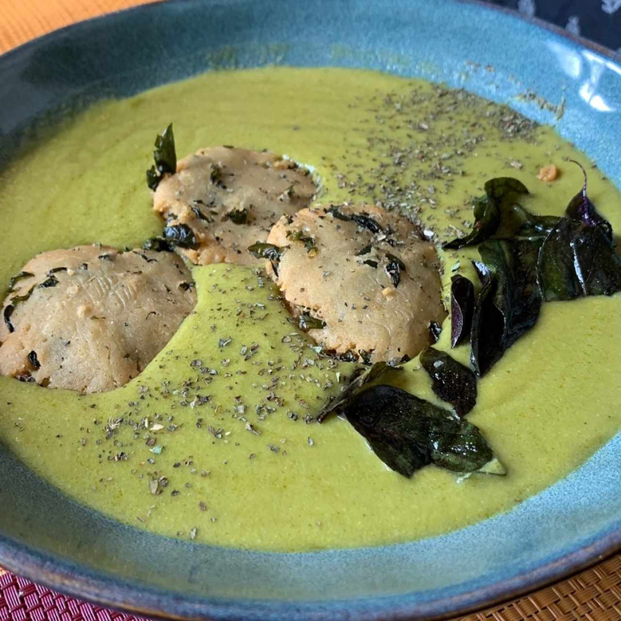 Sopa de maíz / Corn soup with chipilin tamal