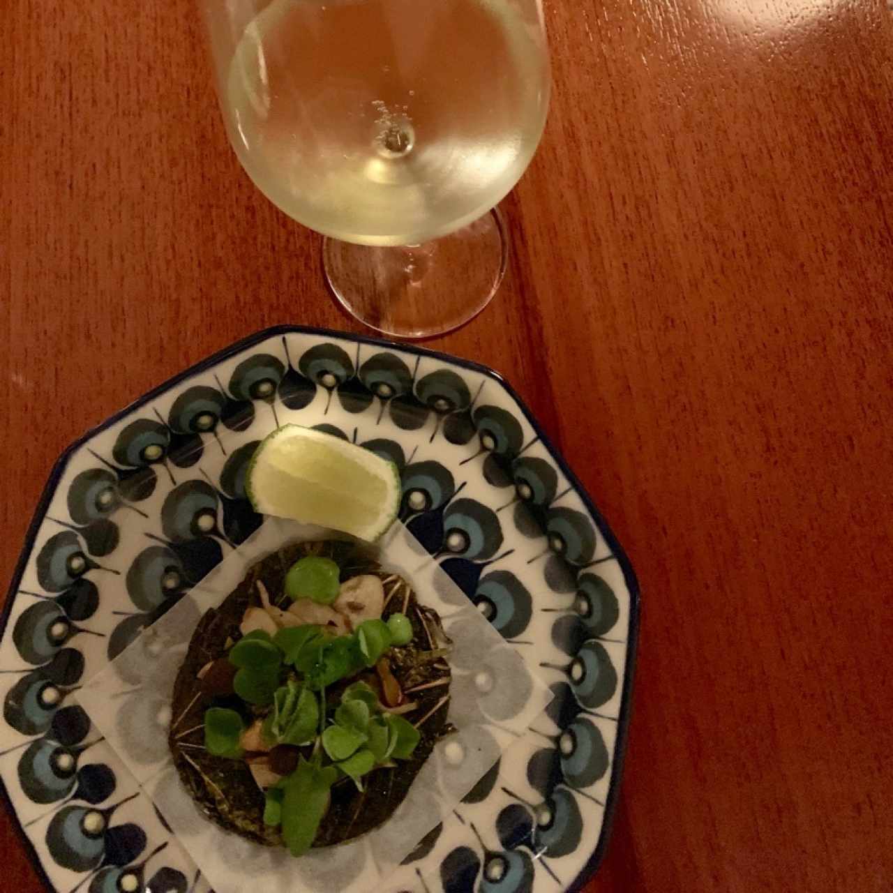 Entrada - Tostada de Chaya con hongos