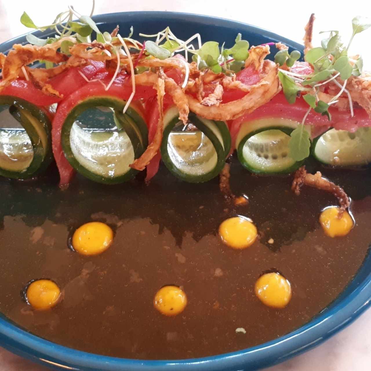 Tiradito de atún estilo Nikkei