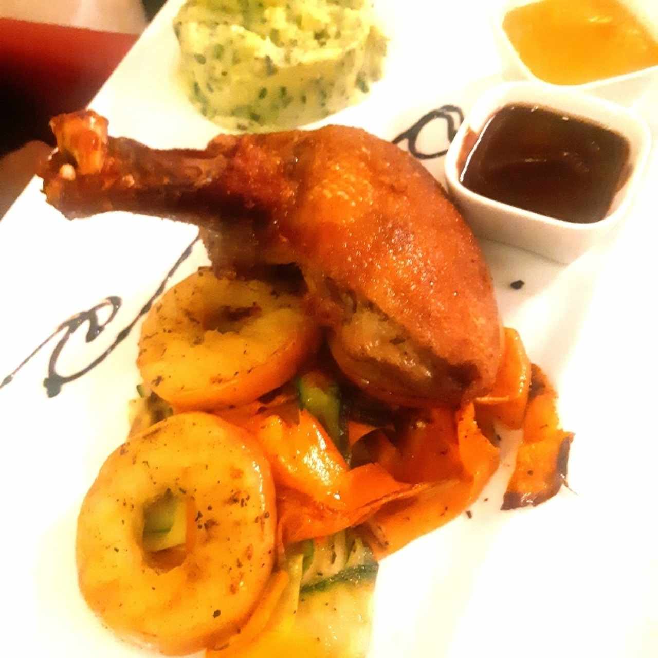 Platos Fuertes - Confit de Pato