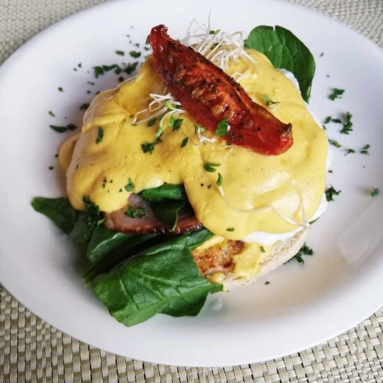 Huevos Benedictinos
