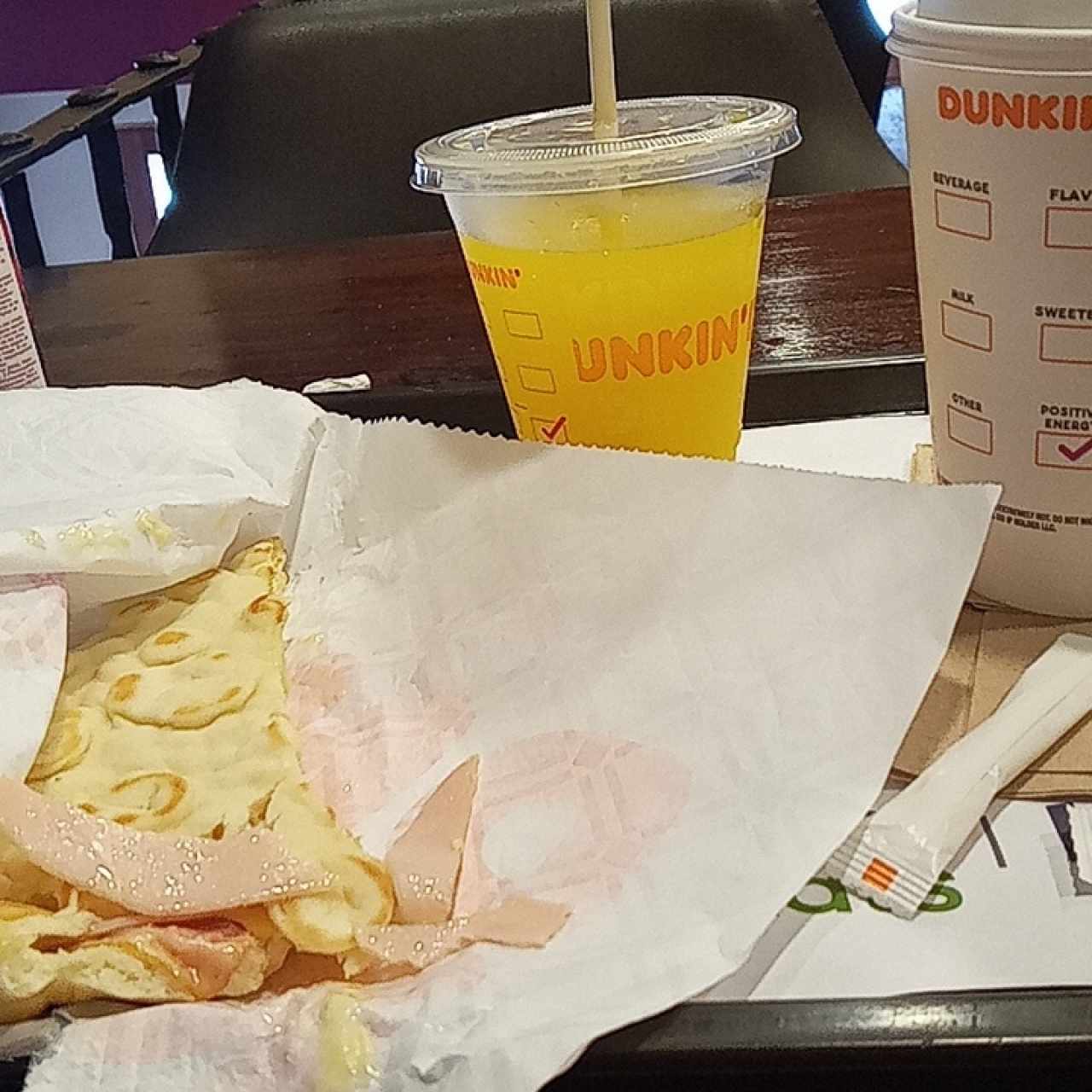 flat, jugo de naranja, cafe 