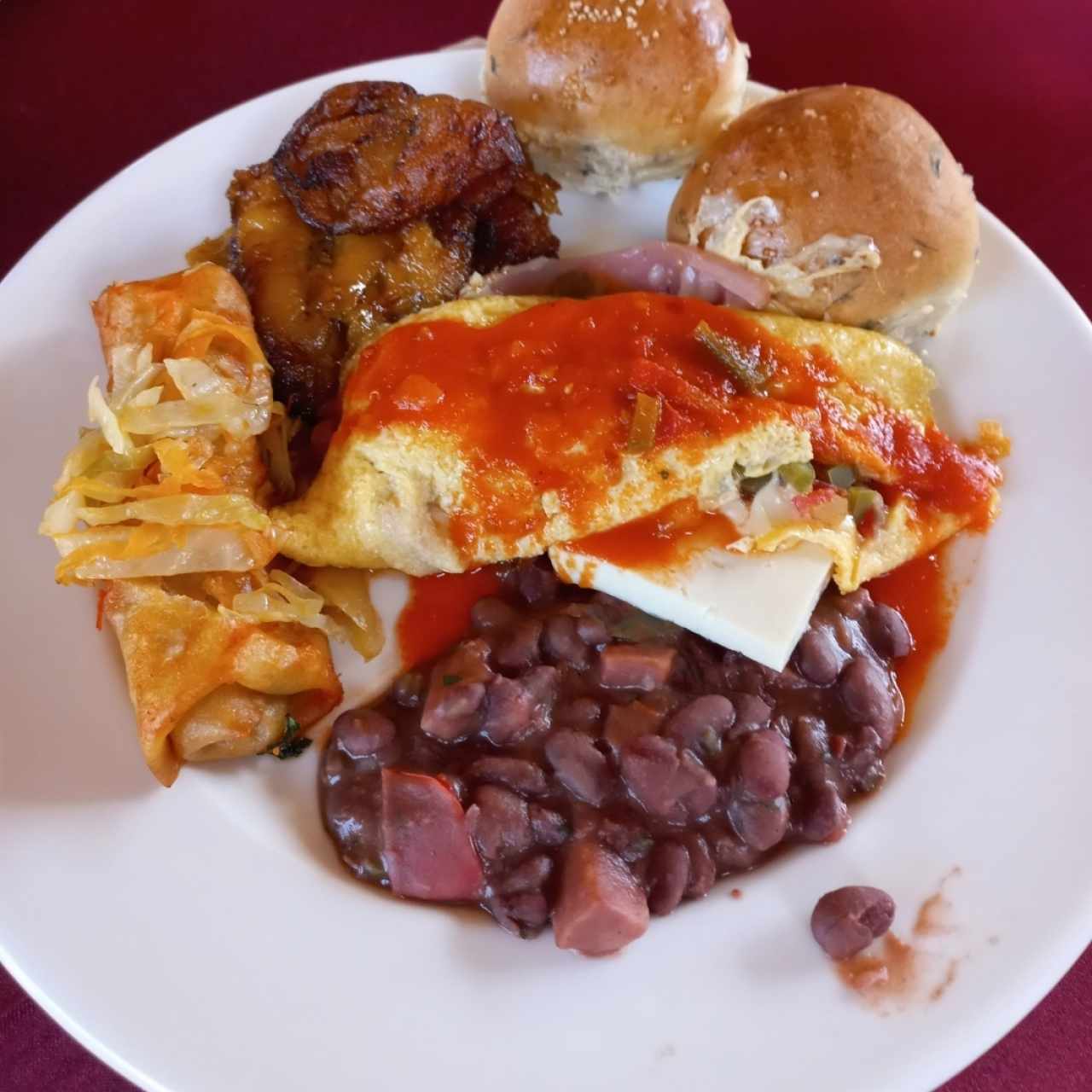 omelett con tacos frijoles y plátano 
