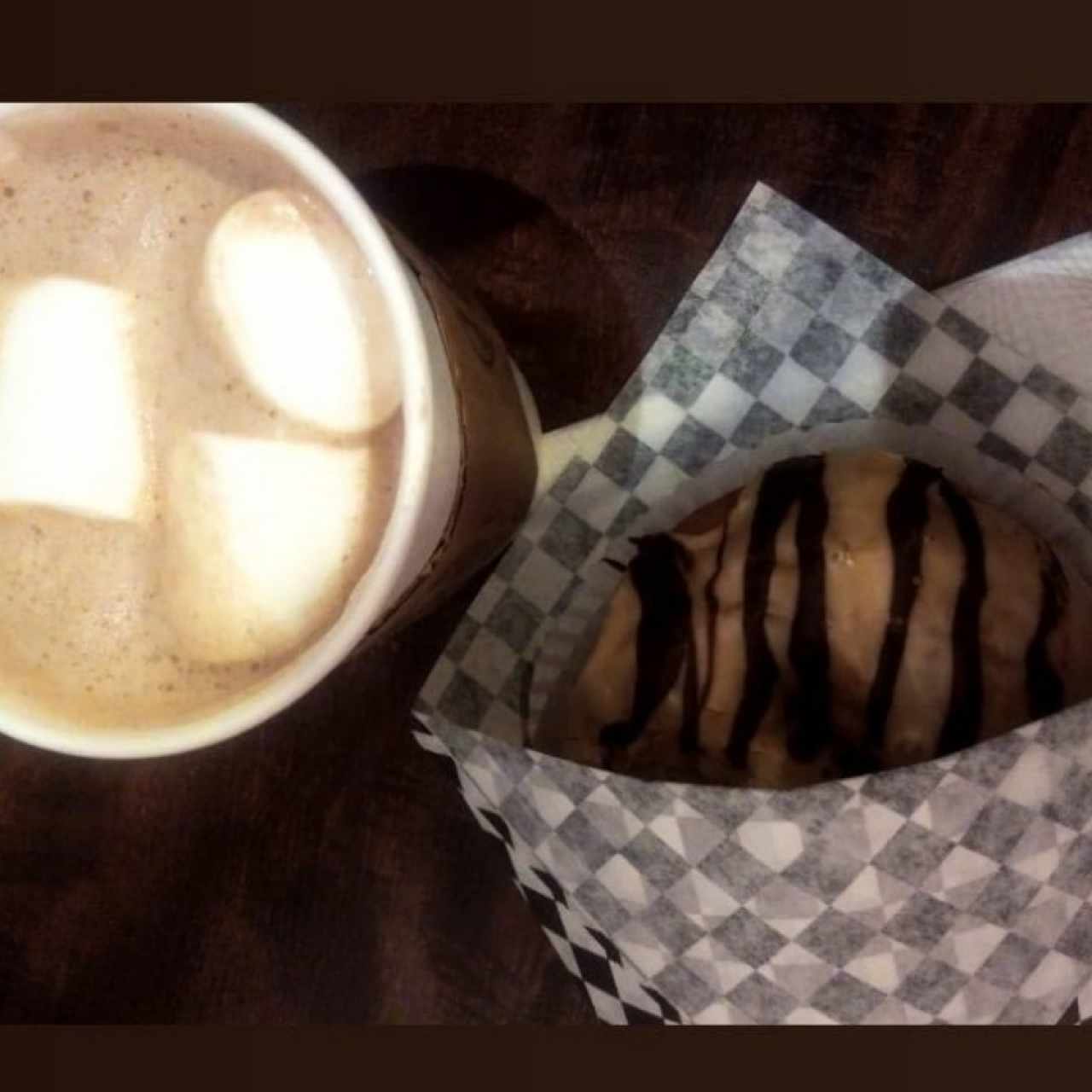 Chocolate artesanal y dona Mocca