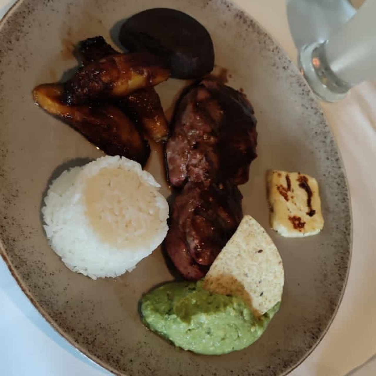 Plato Chapín