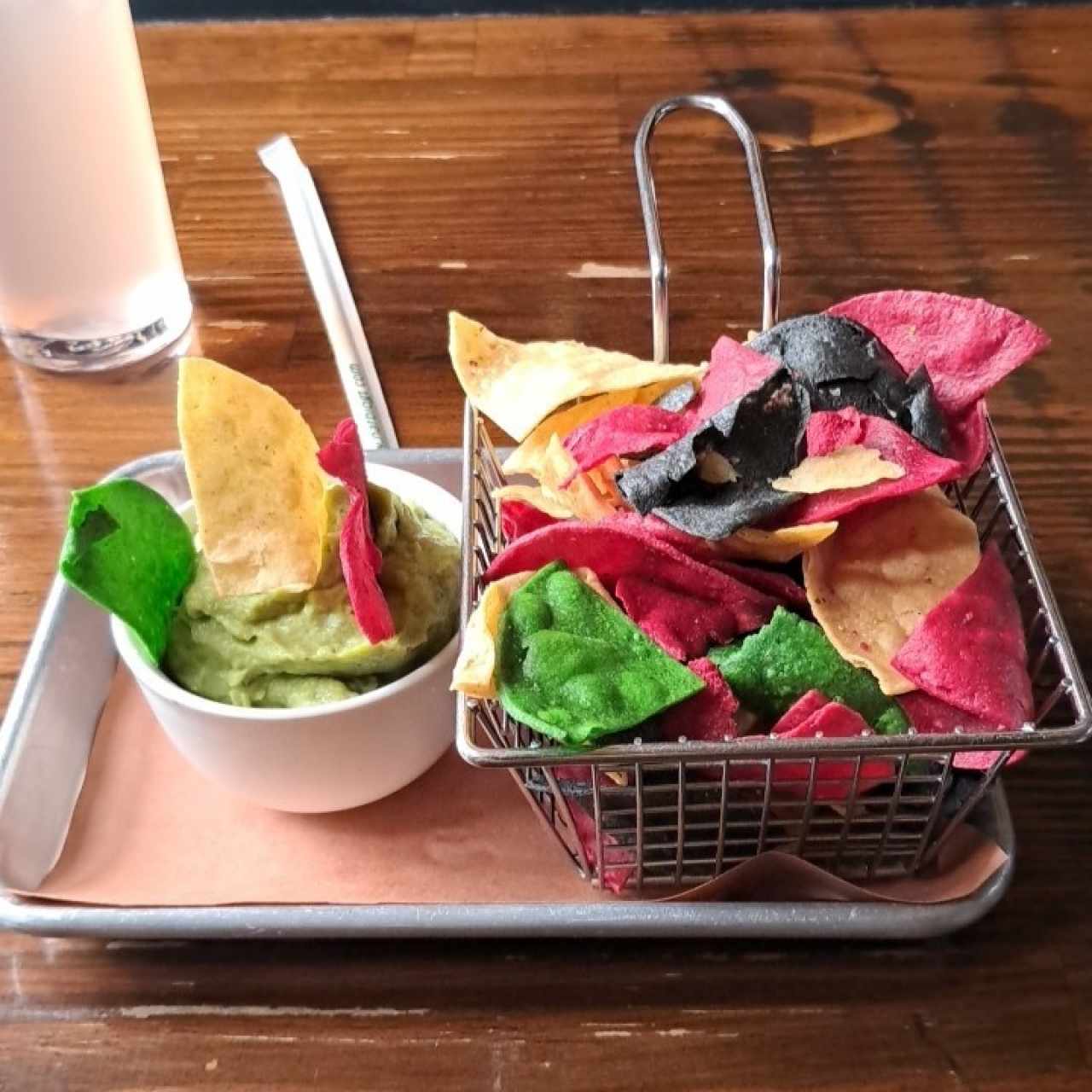 Chips y guacamole
