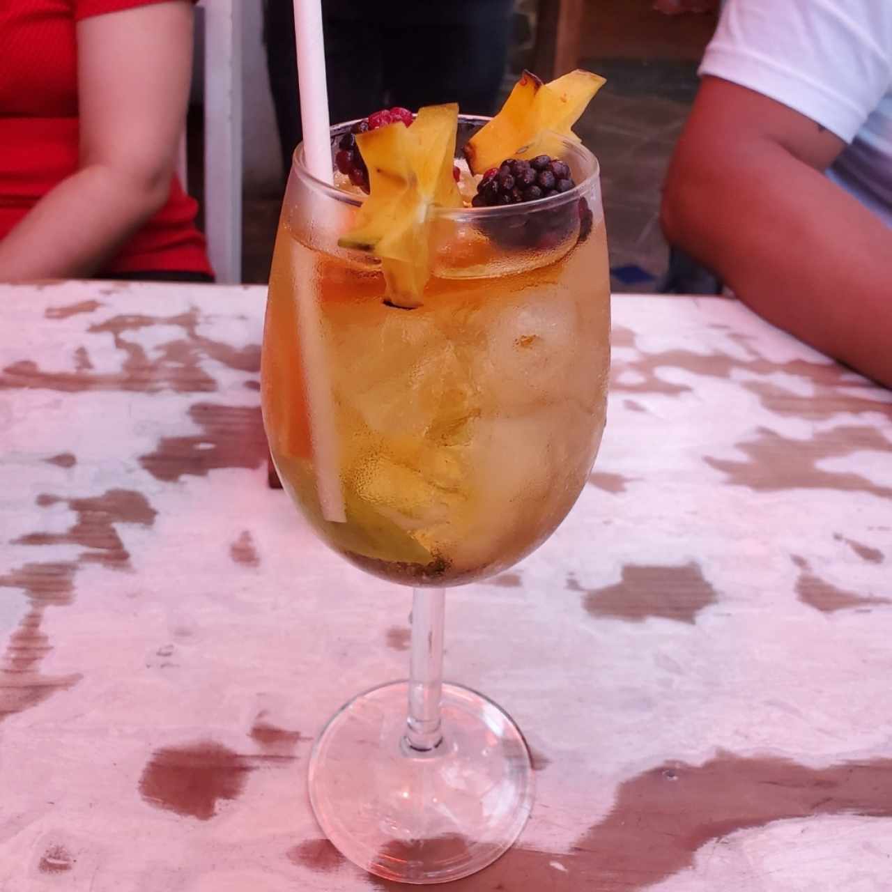 sangria con vino blanco.
