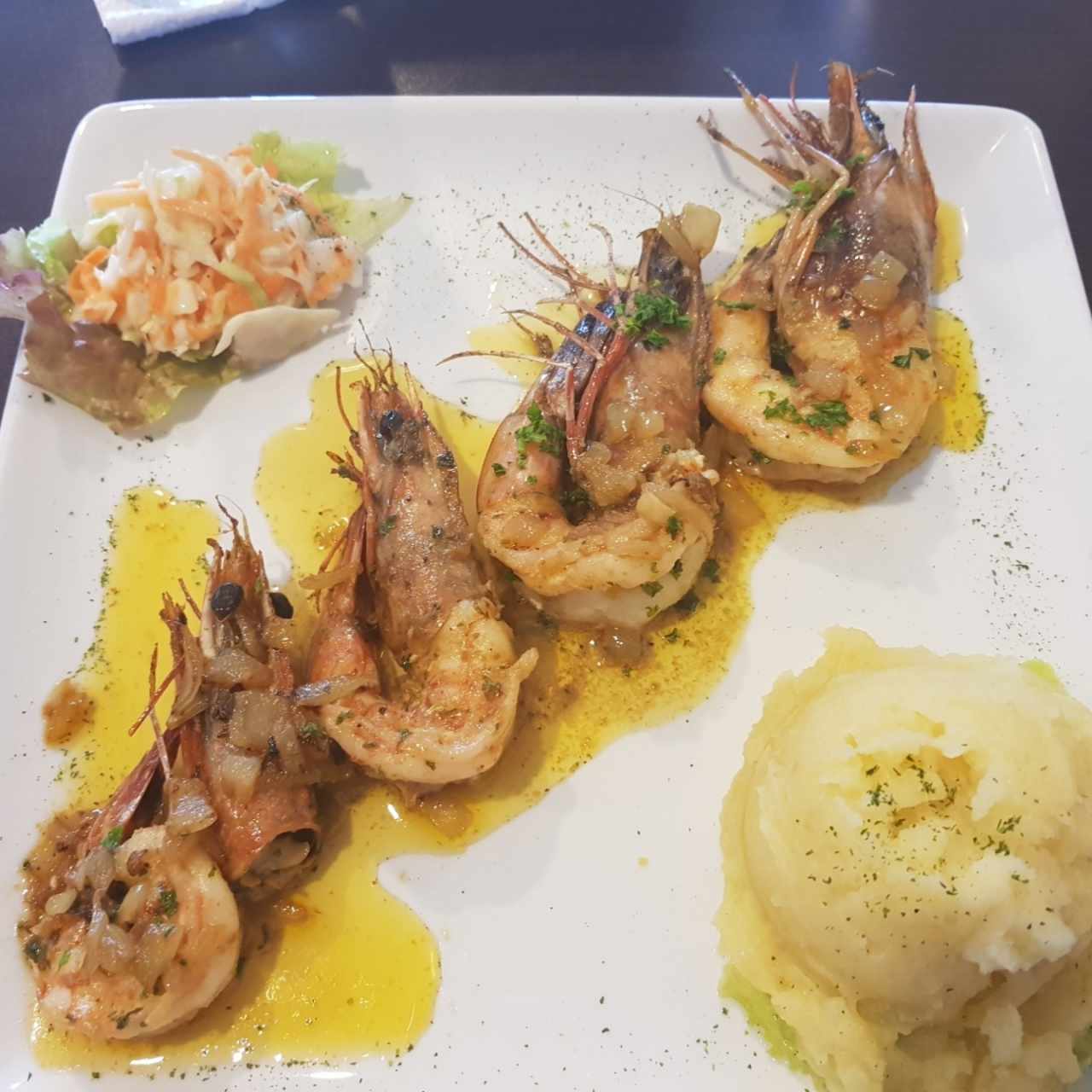 Langostinos al ajillo.
