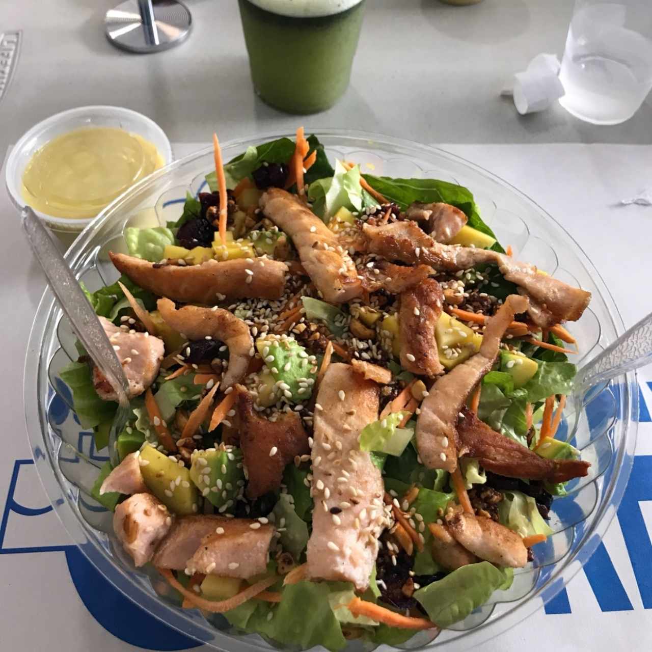 ensalada con salmón