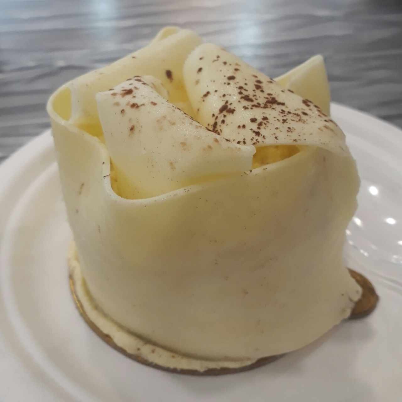 Porcion de torta de toblerone 