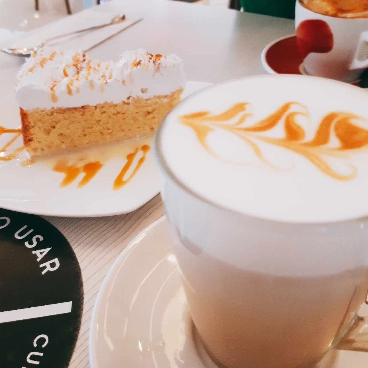 Torta 3 leches y latte