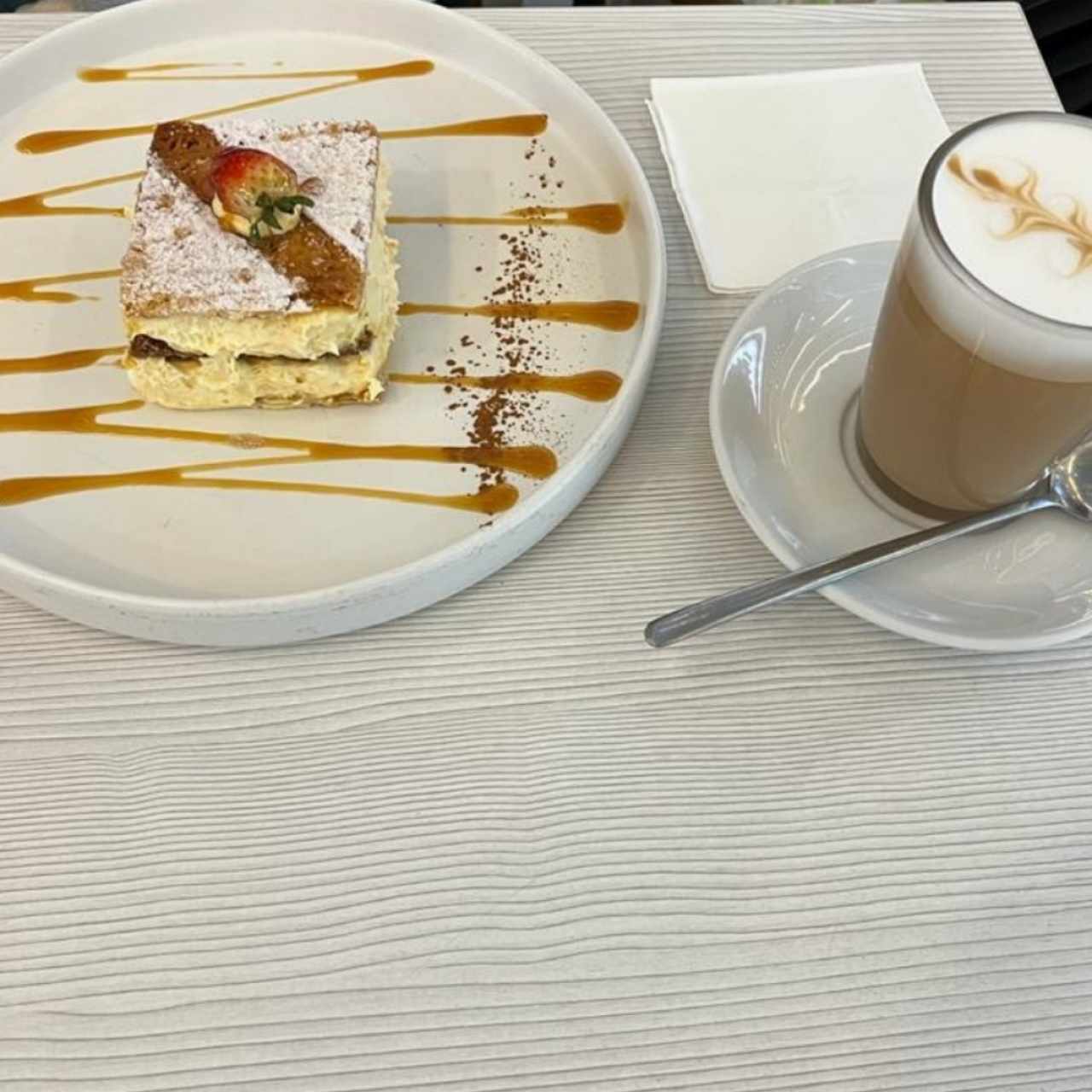 Mil hojas y latte