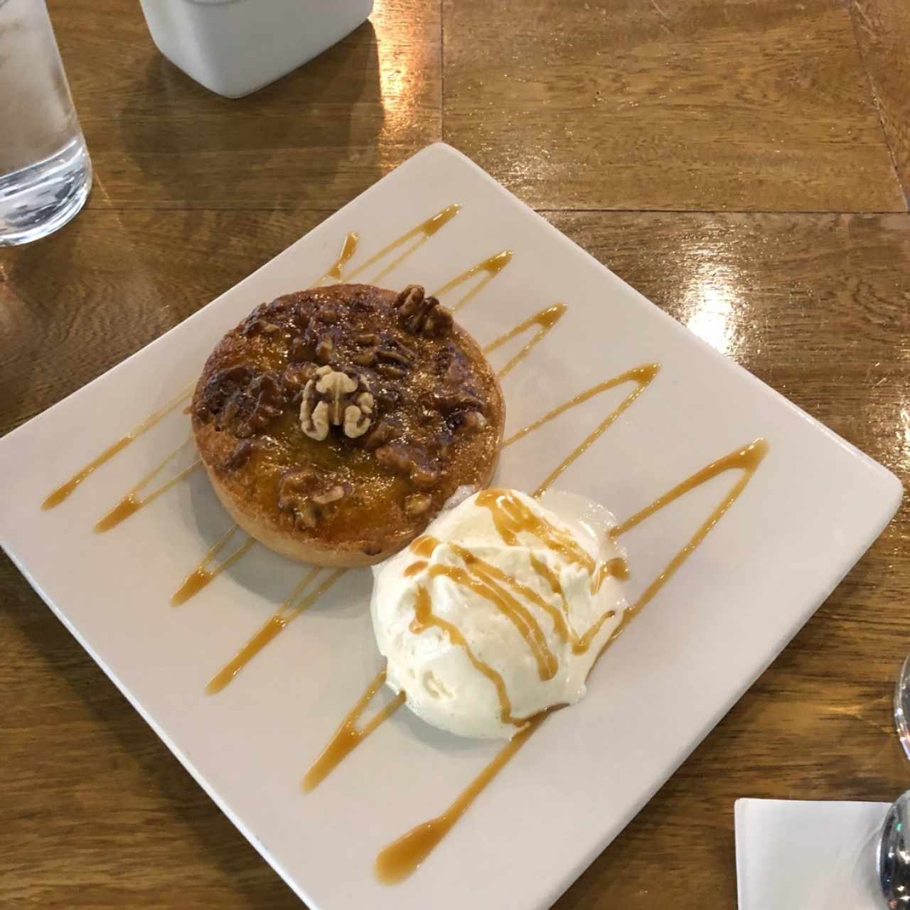 pastel de pecanas con helado 