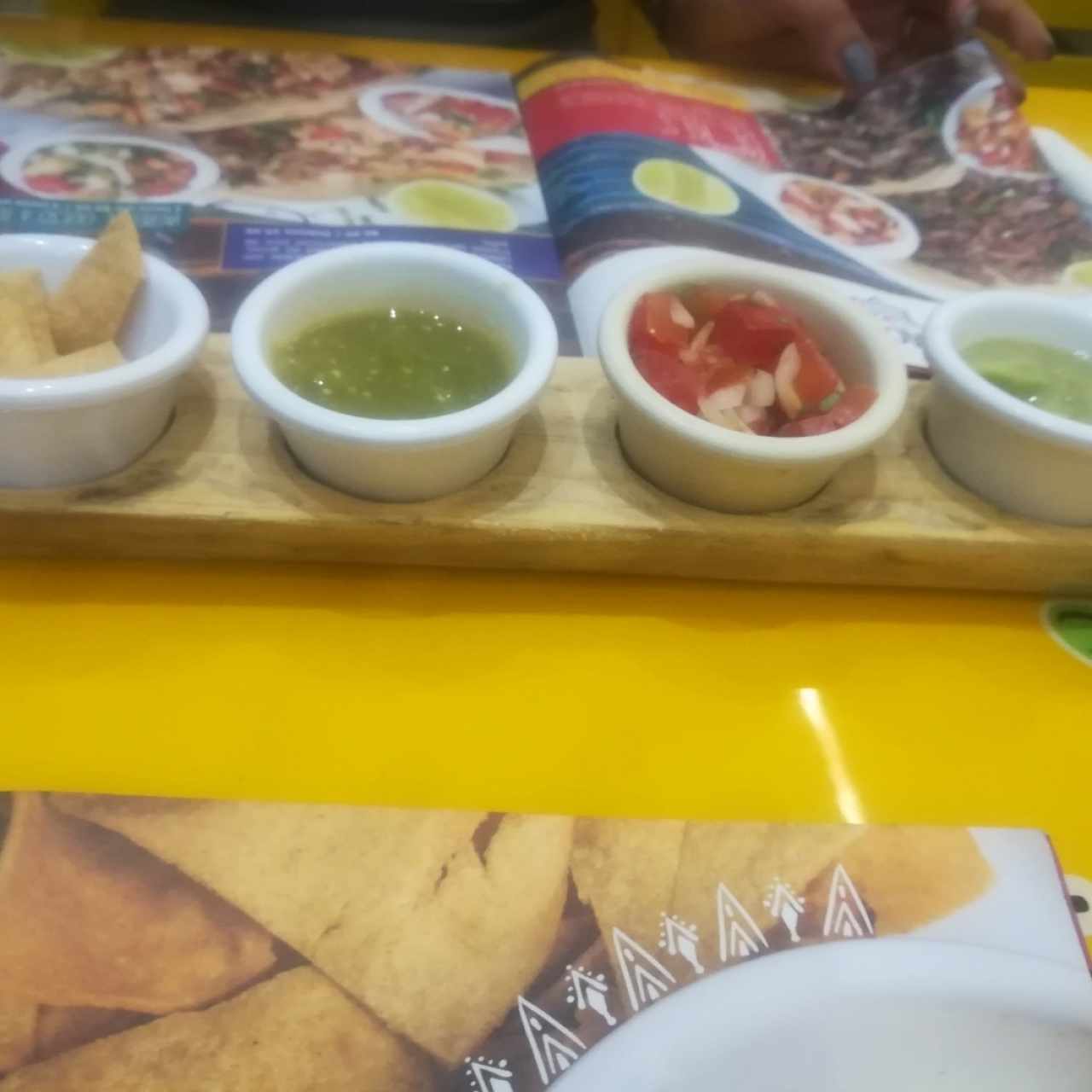 totopos entrada