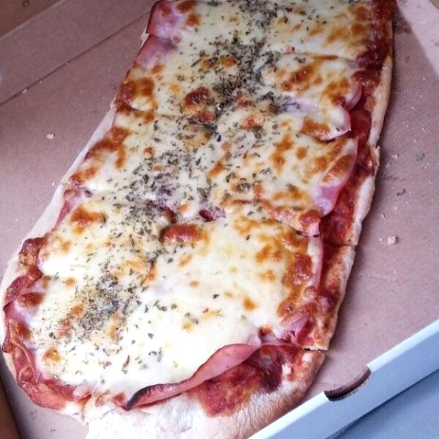 Pizza de Jamón con pimientos