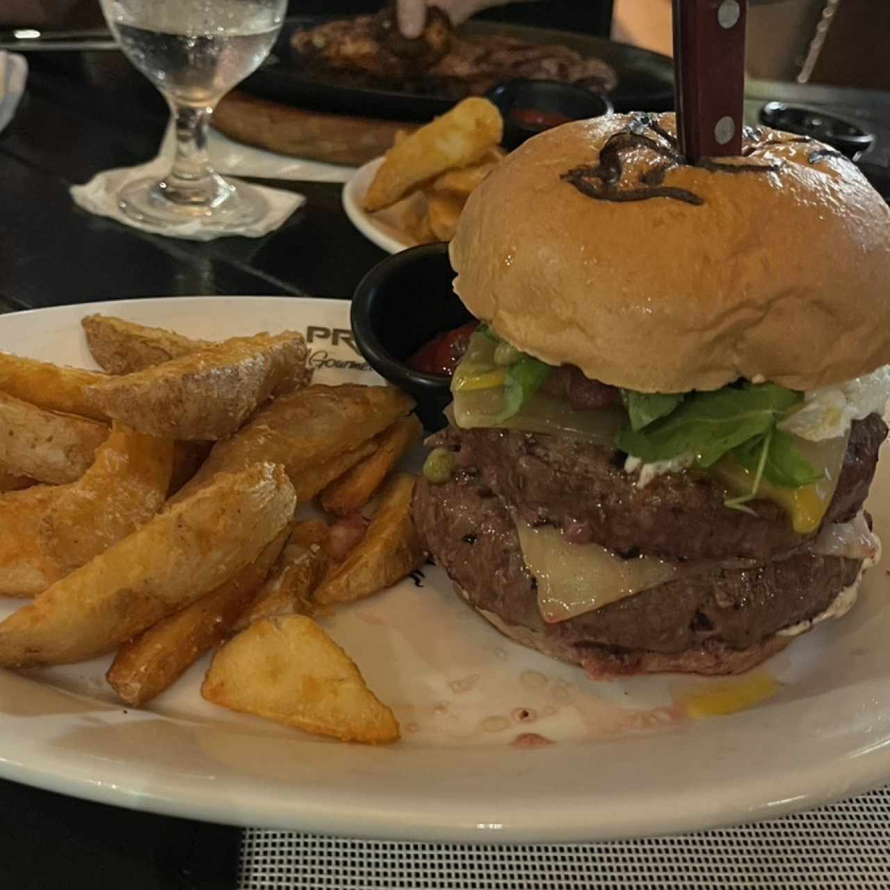 HAMBURGUESAS - TITOS REX BURGUER
