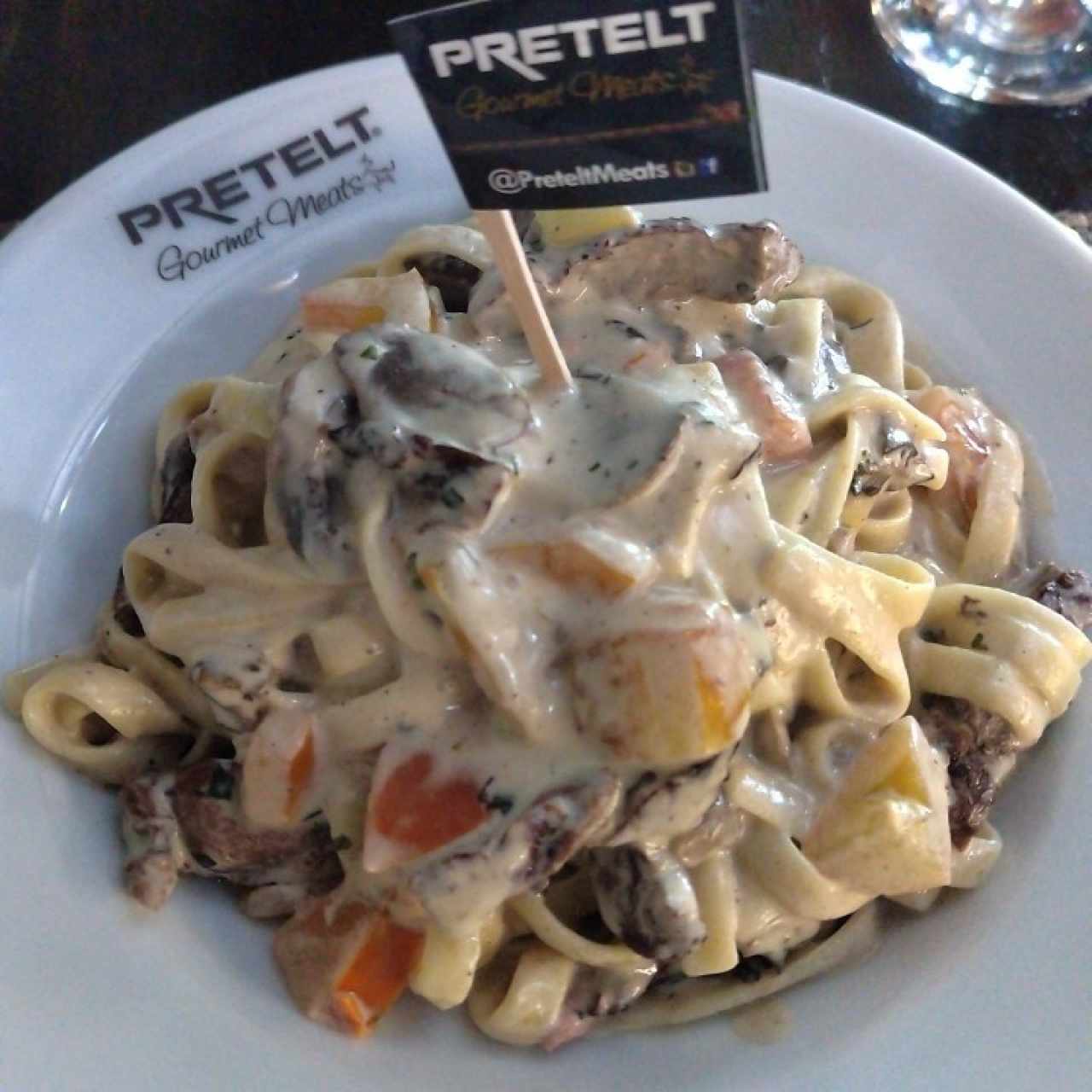 PASTAS - STEAK FETUCCINI
