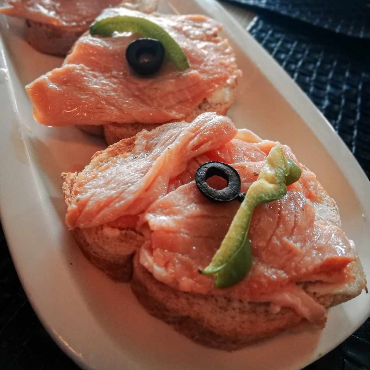 Entrada - Bruschetta de Salmón 