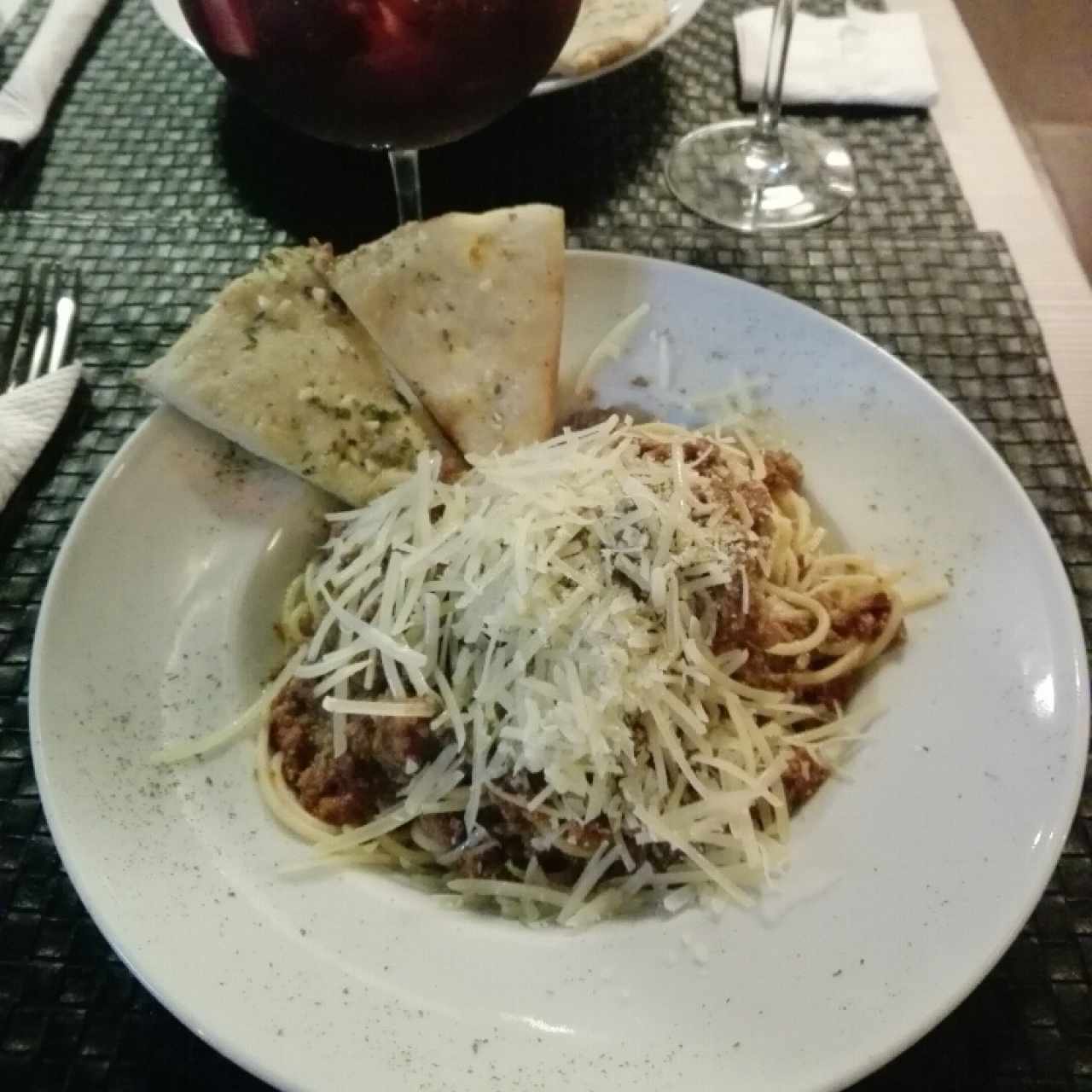 spaguetti a la bolognesa