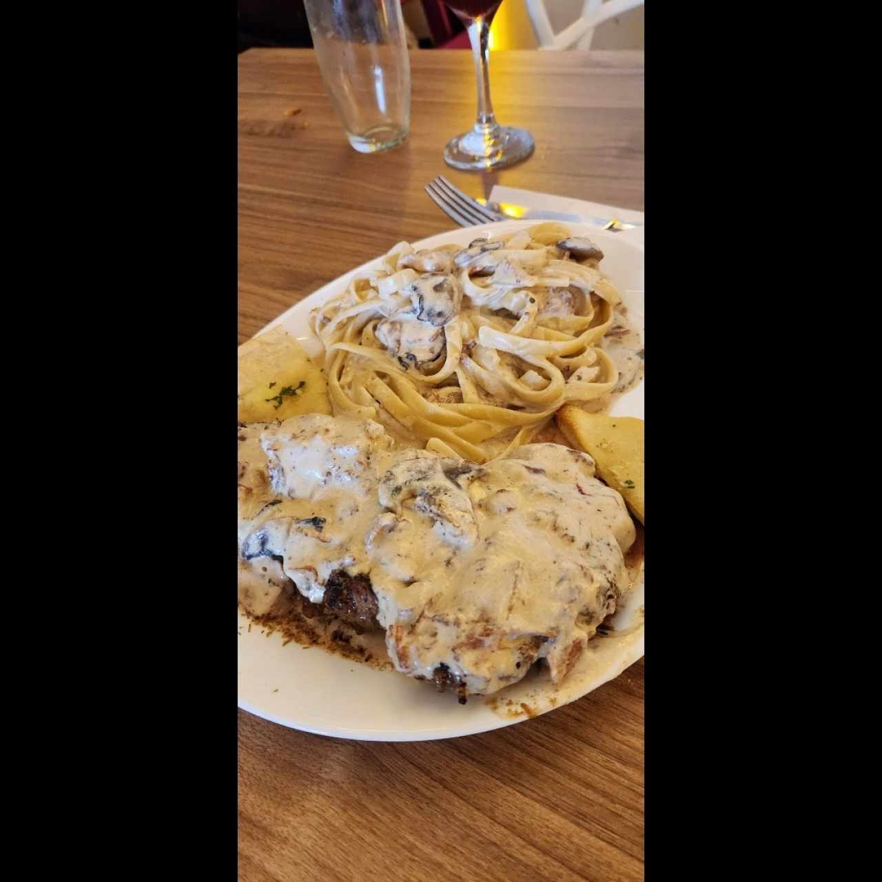 steak Oporto en salsa de champiñones 