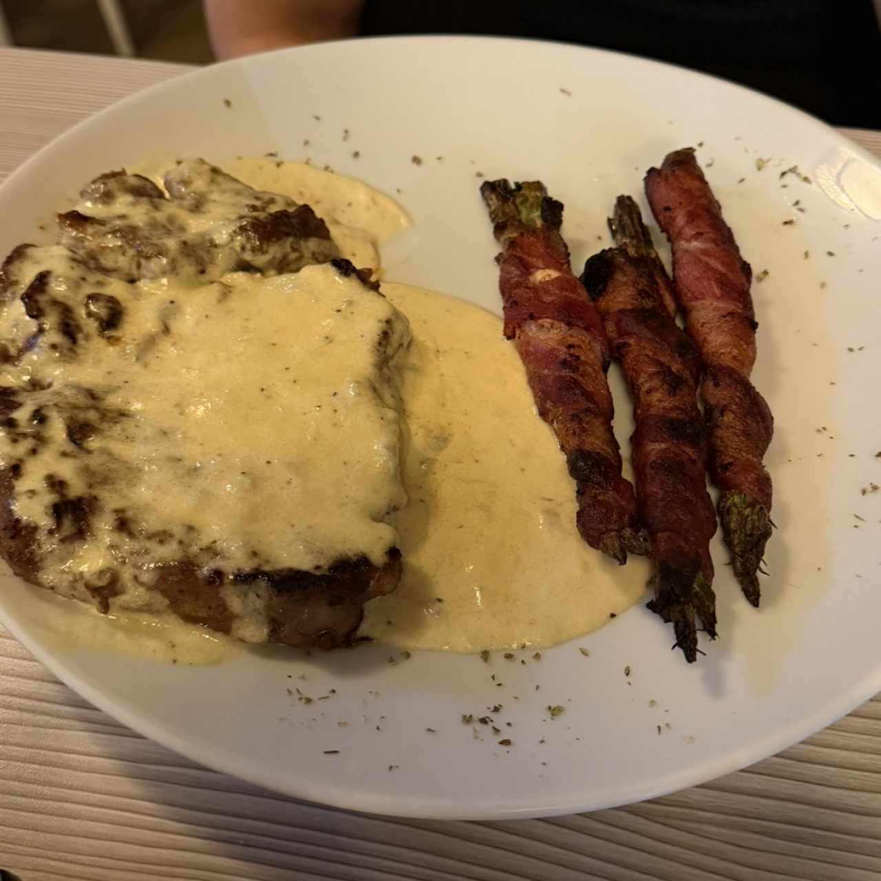 Steak en Salsa de Queso Azul