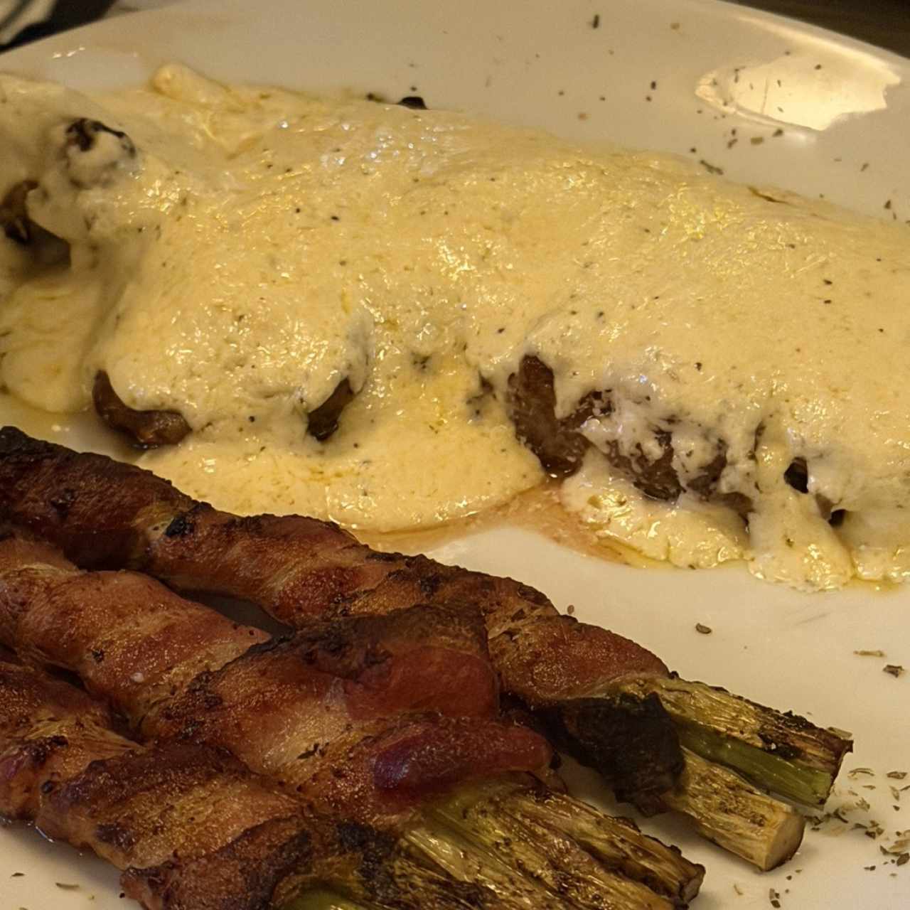 Steak en Salsa de Queso Azul
