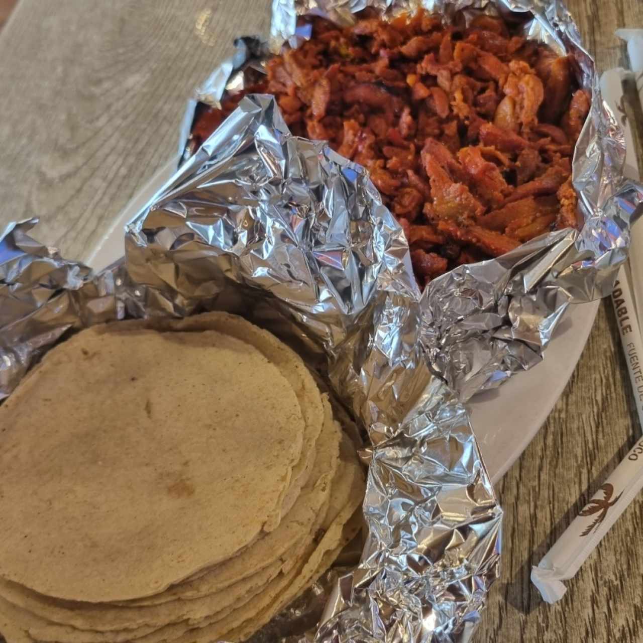 Carne Al Pastor con Tortilla de Harina