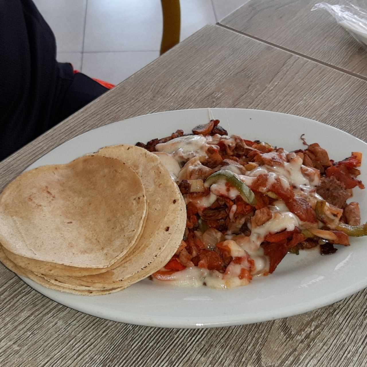 El Tapatio en Tortilla de Maiz