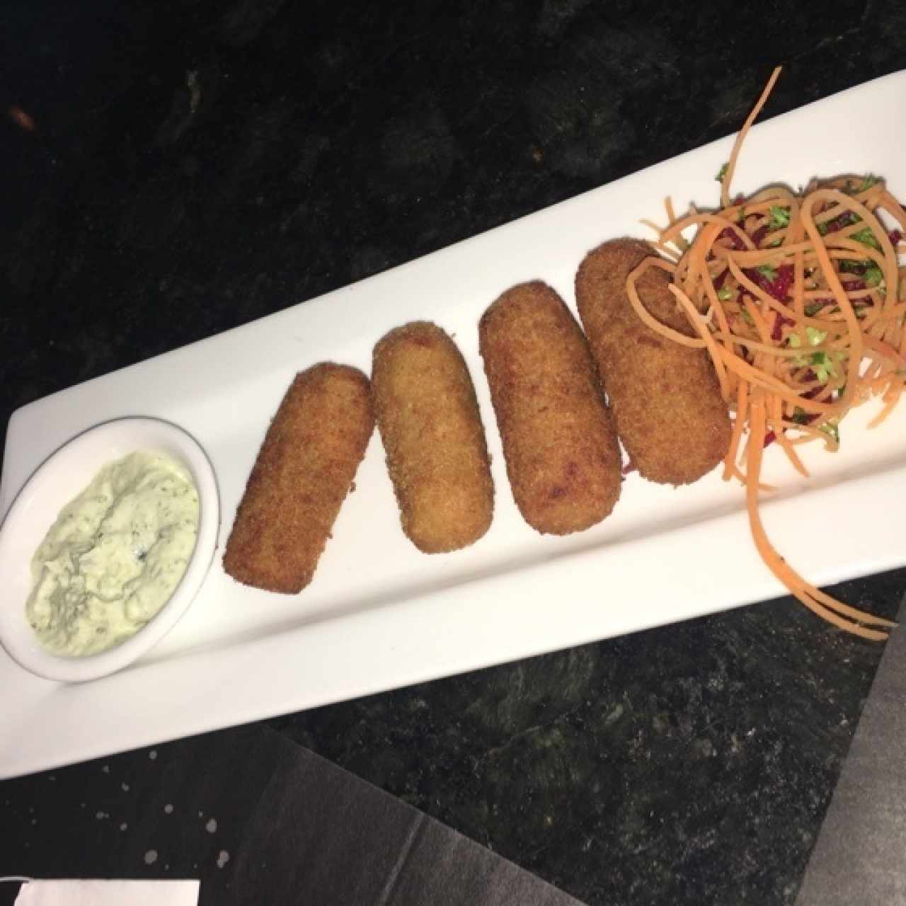 Entradas Calientes - Croqueta de Salmón