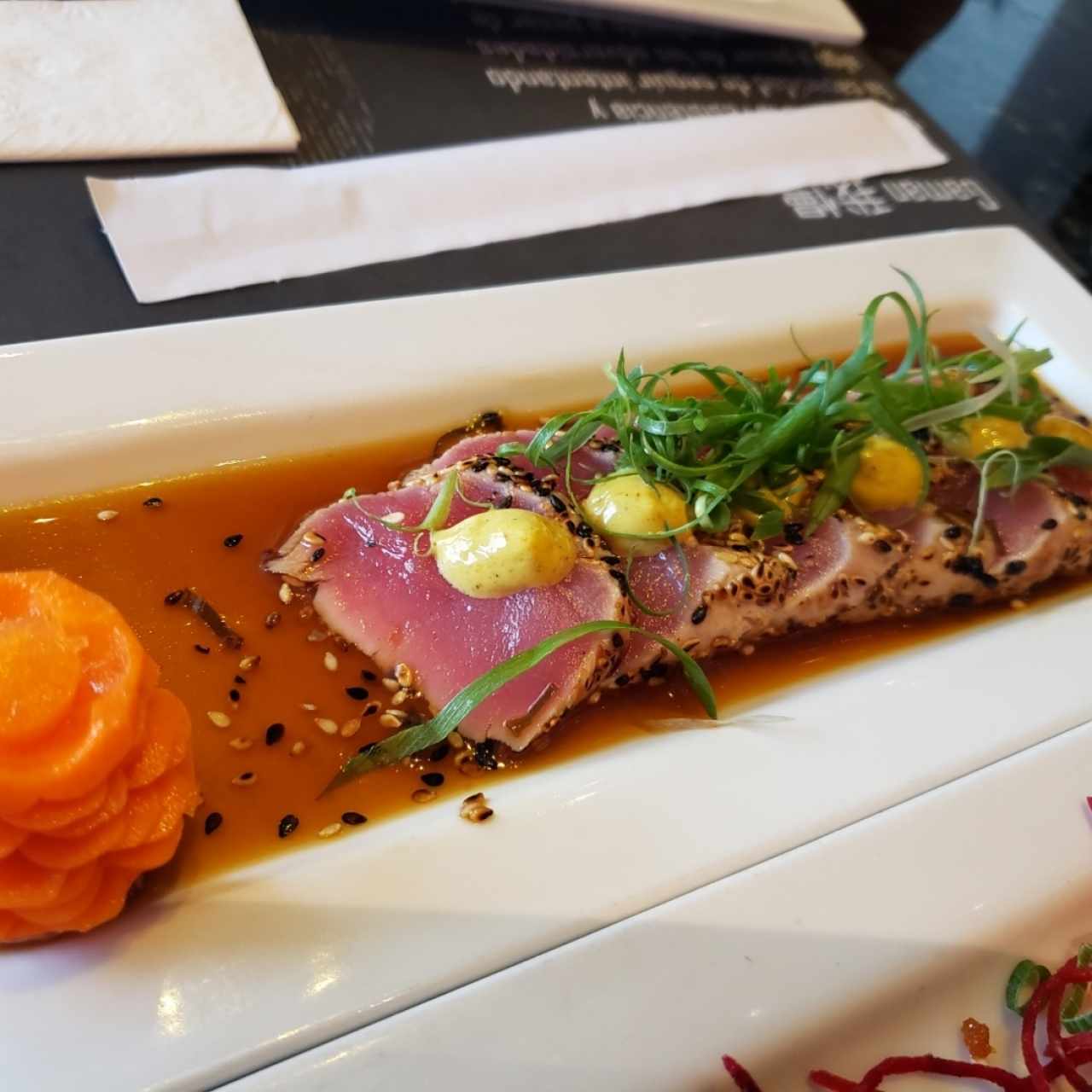 Entradas Frías - Tuna Tataki