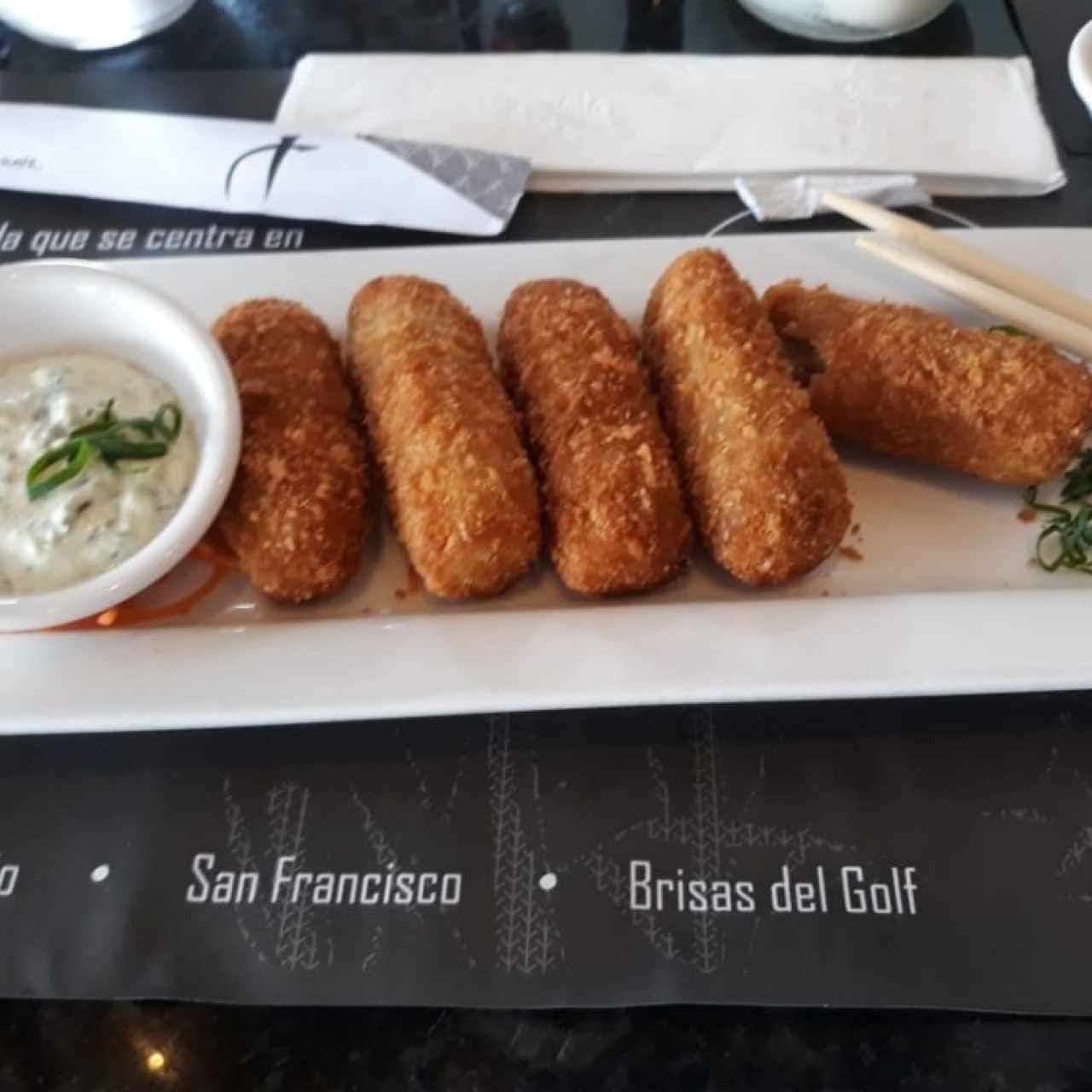 Entradas Calientes - Croqueta de Salmón