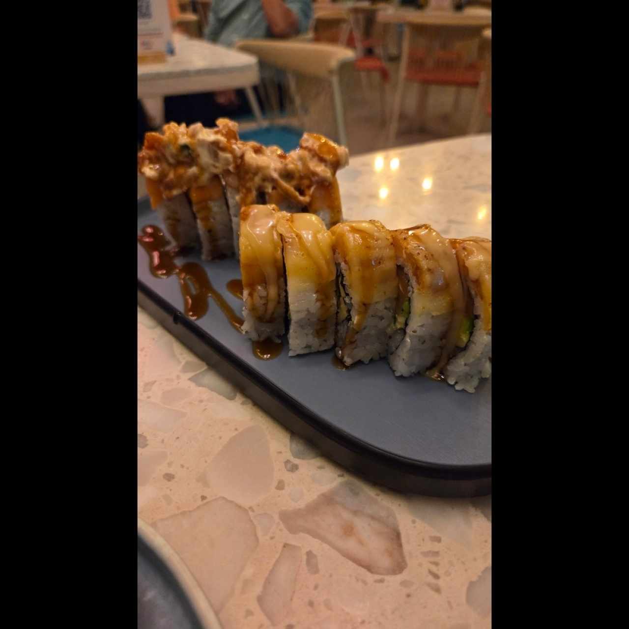 Tropical Roll y Sugoi Roll, media porción ambos