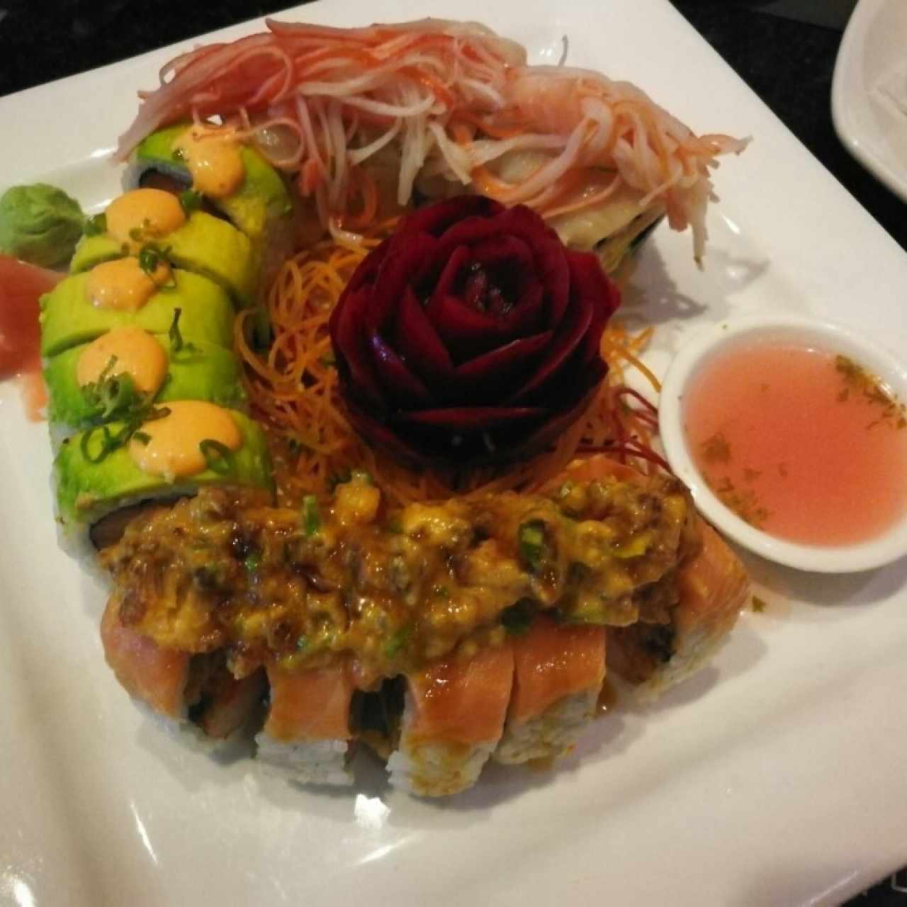 Ceviche roll + Dragón + Tsugoi