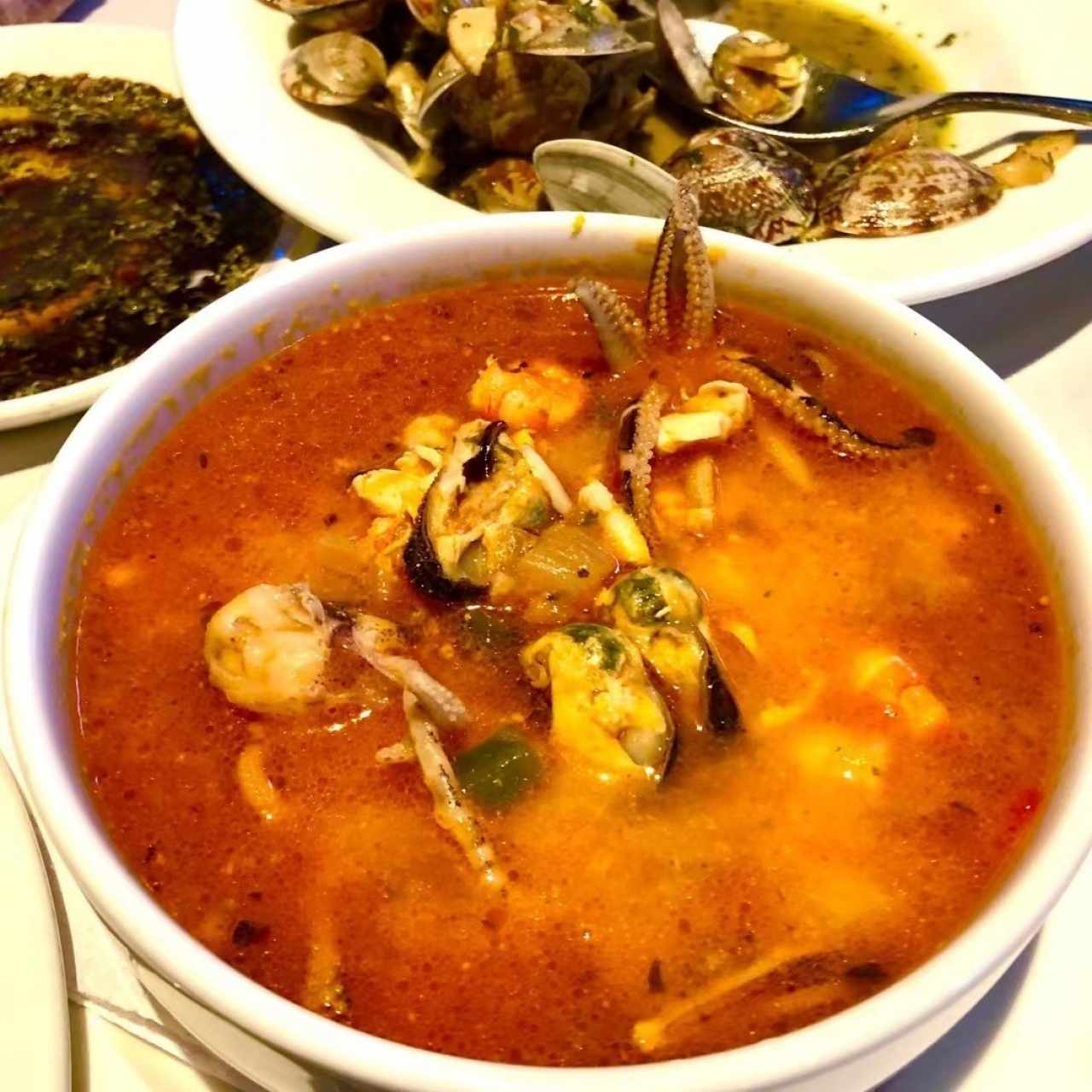 Sopa de Pescado y Mariscos