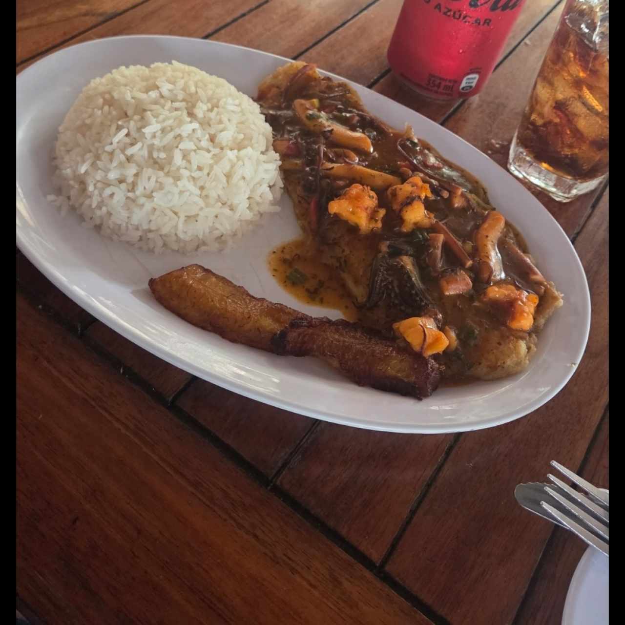 filete pescado en salsa mariscos 