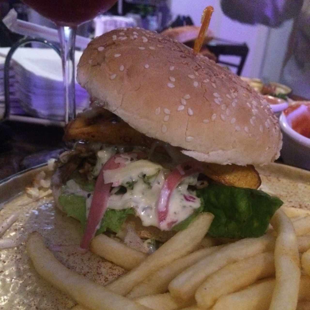 Panama Burguer (es de ropa vieja)