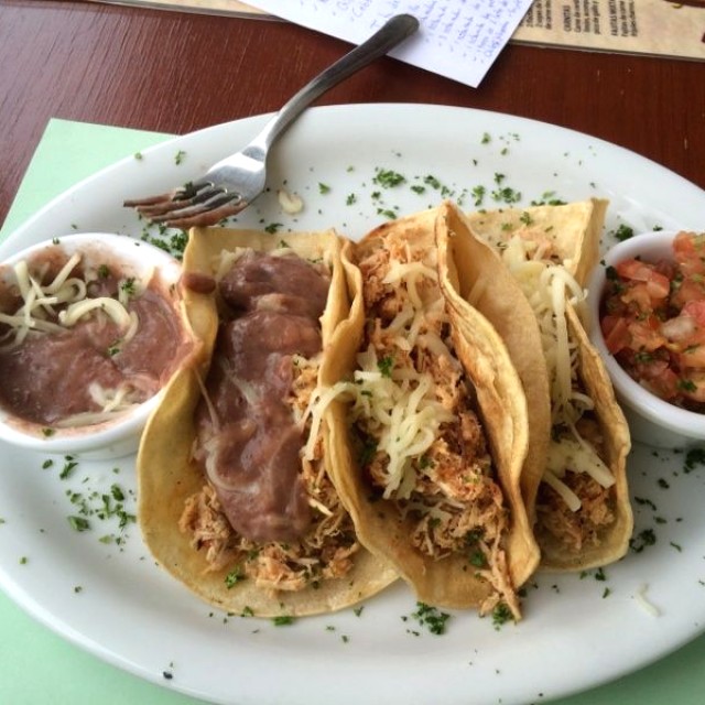 Tacos suaves de pollo