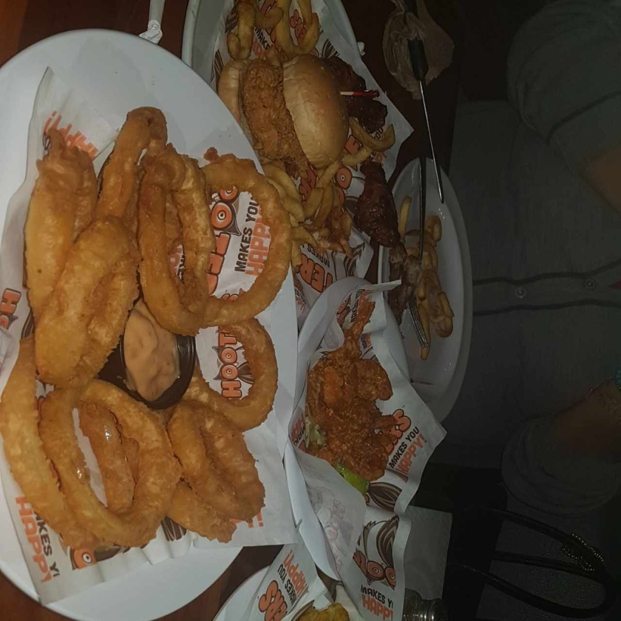 platos variados onion, patacones, mix slider, buffalo shrimp y bacon wings