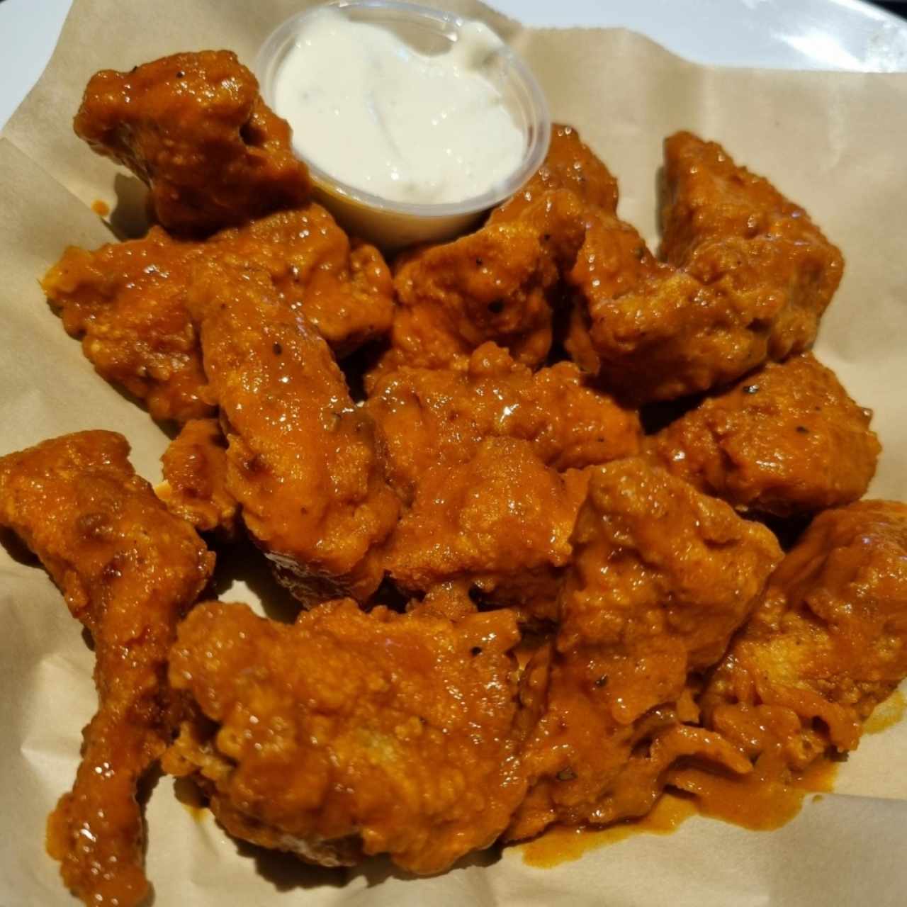 HOOTERS ORIGINAL BUFFALO PLATTER
