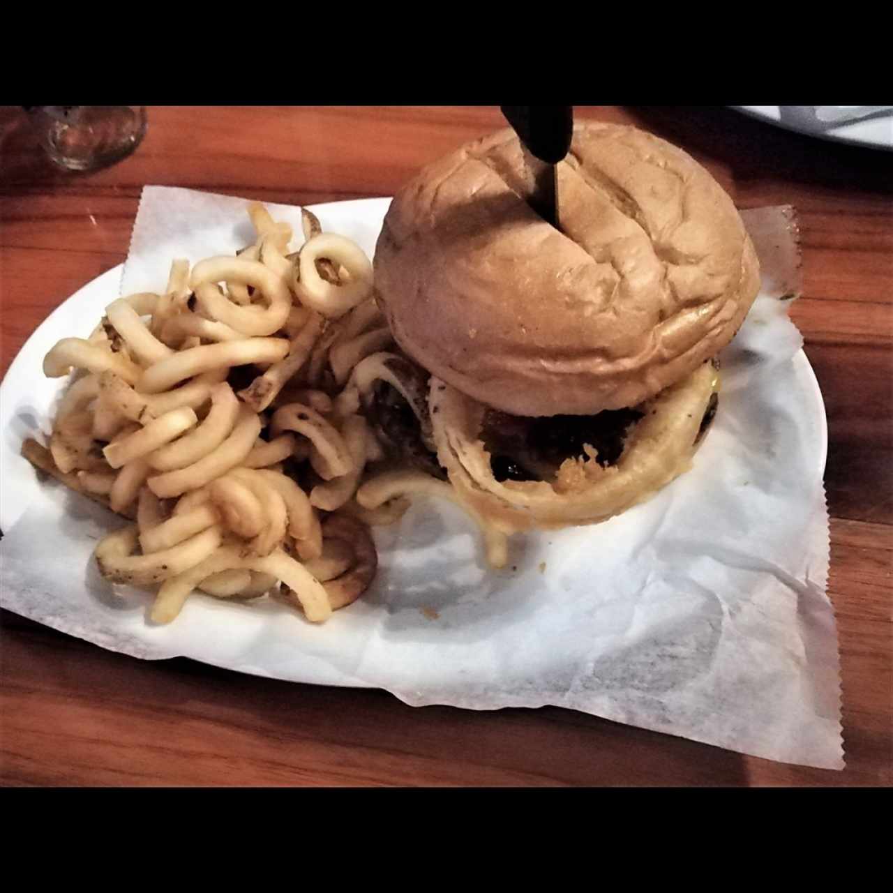 Western BBQ con curly fries