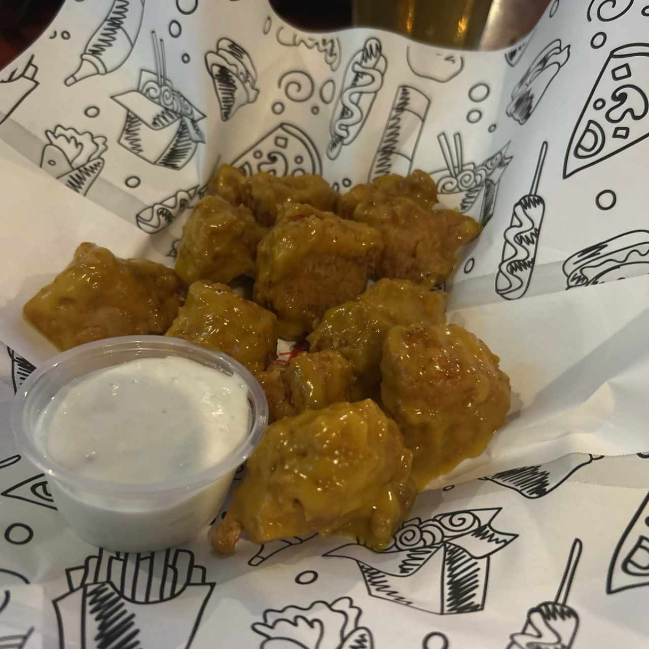 WINGS - BONELESS WINGS Hot