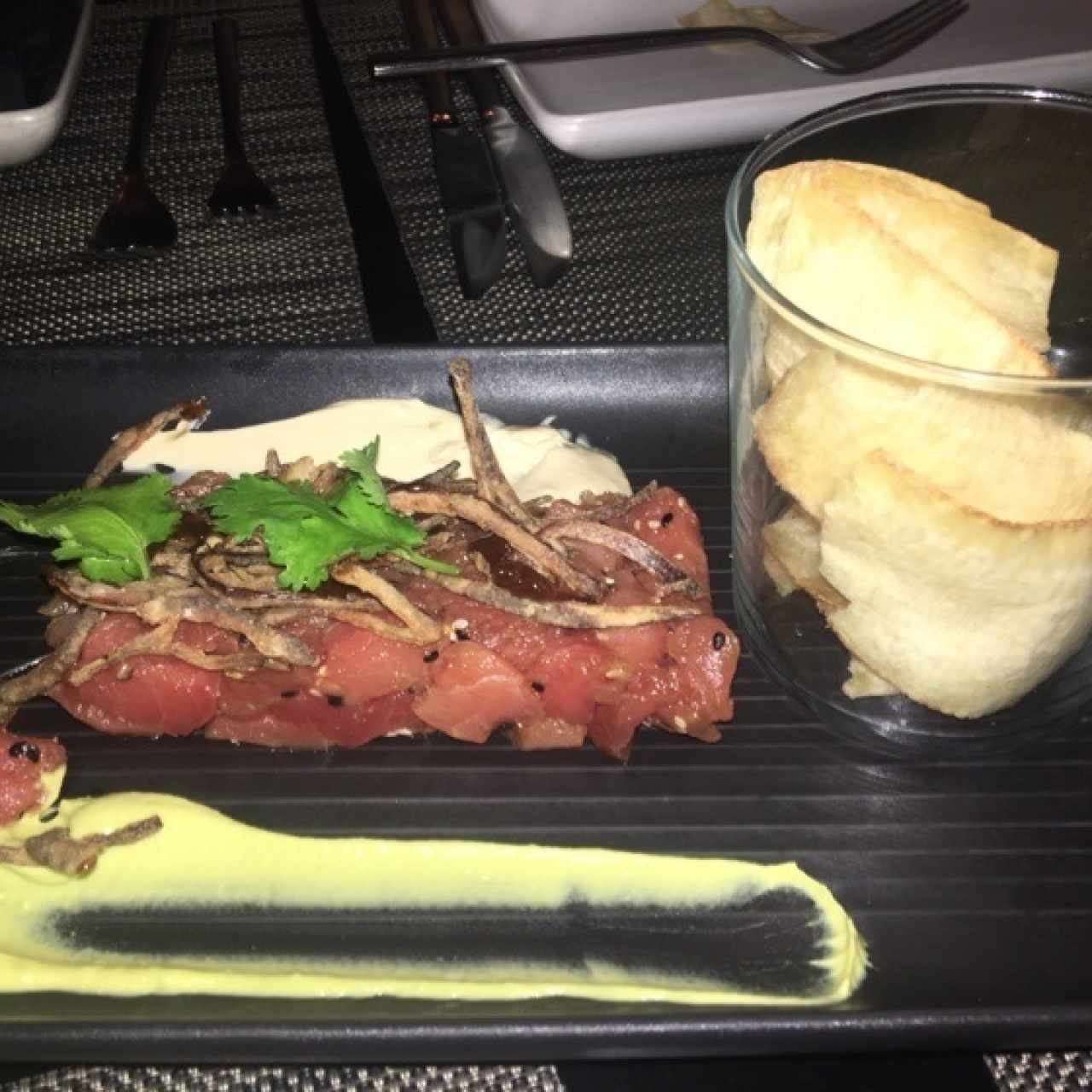 Átun con Yucas Fritas