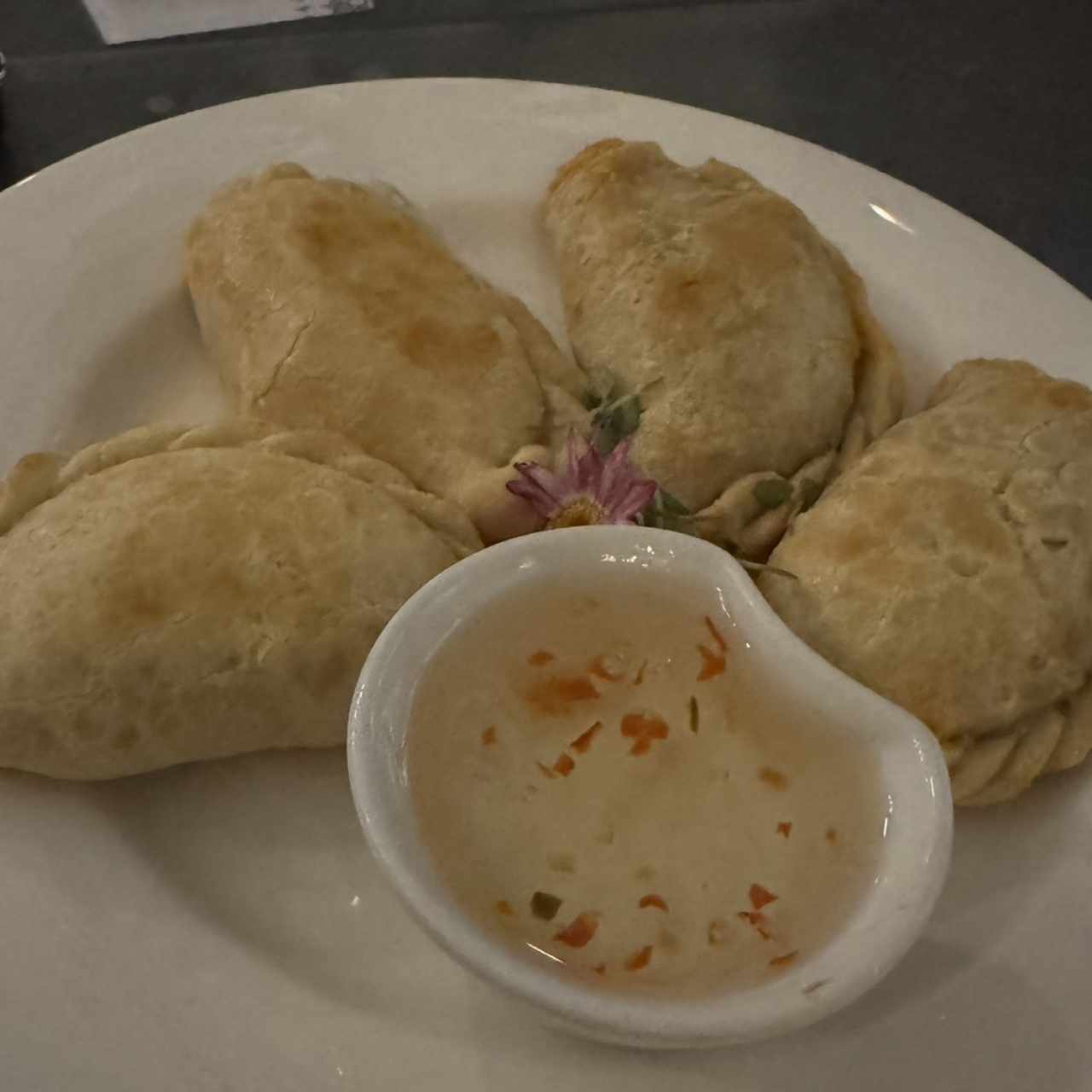 EMPANADAS MIXTAS DE CHORIZO Y QUESO
