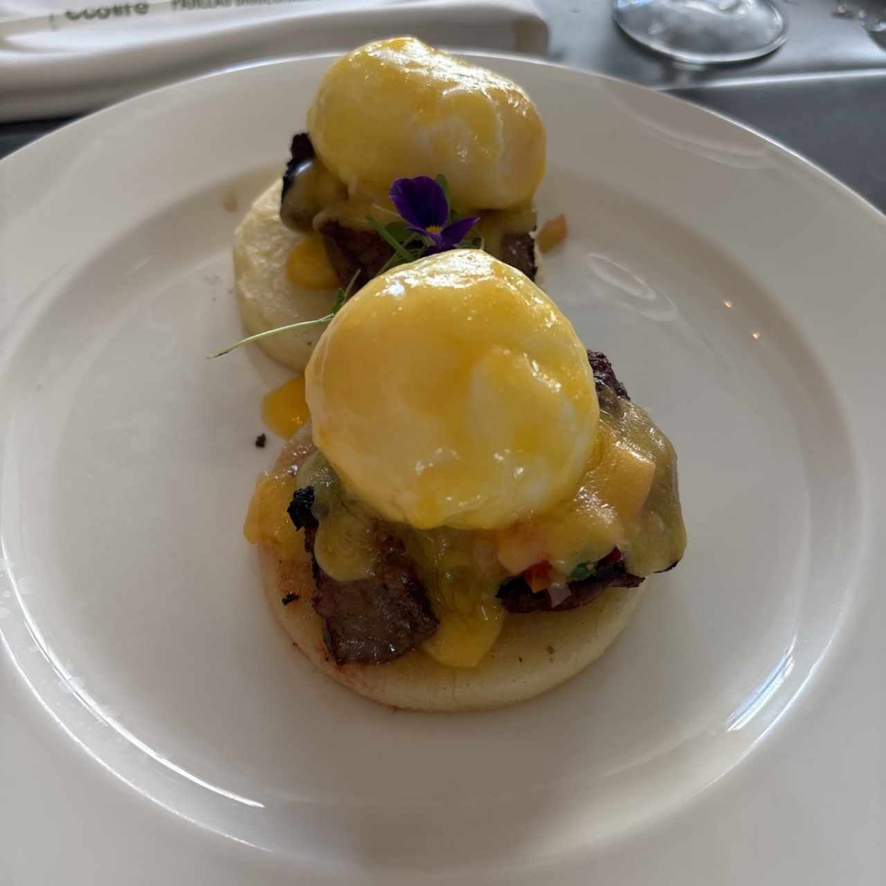 DESAYUNO - HUEVOS BENEDICTO ATH