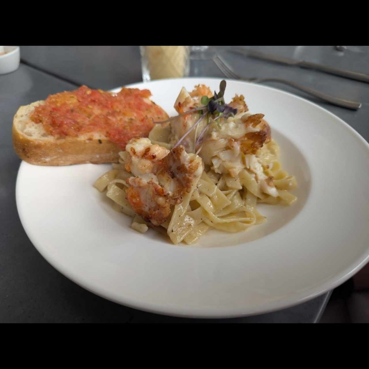 Langosta Termidor en Taggliatelle (realmente me dieron fettuccine)